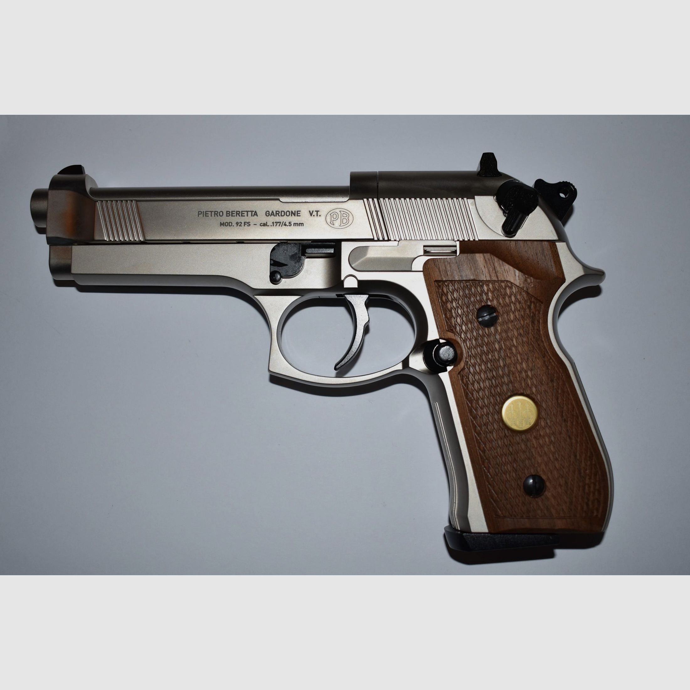 Beretta 92 FS, Bild 1 von 2
