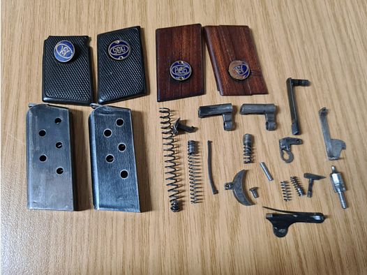 Freie Teile Walther Mod. 9, 6,35mmBrowning inkl. 2x Magazin, 2x Griffschalen (Holz und Kunststoff)