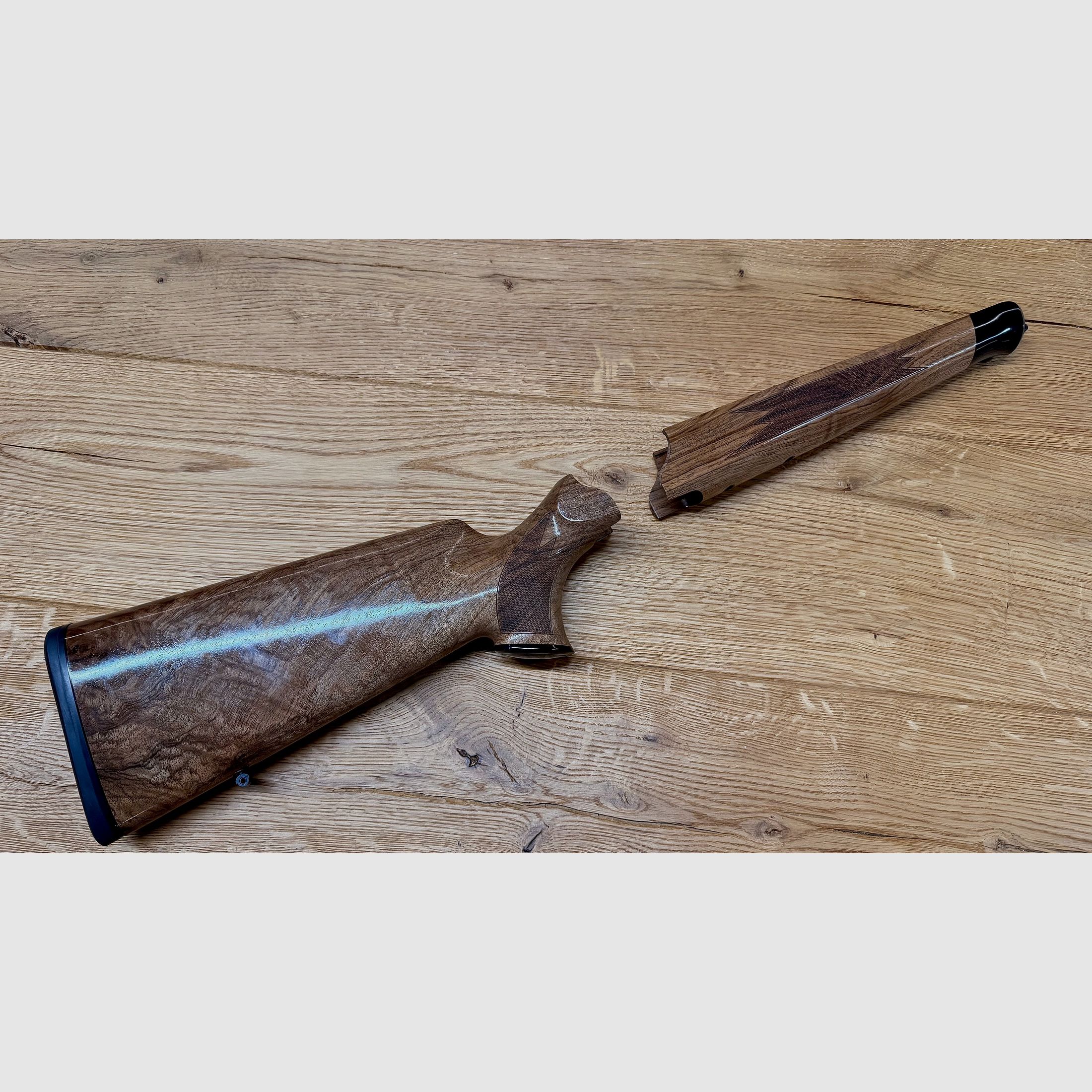 Blaser R8 crosse SANS système/boîtier // Classe de bois 3 // Avec œillets de sangle Blaser d'origine // NEUF