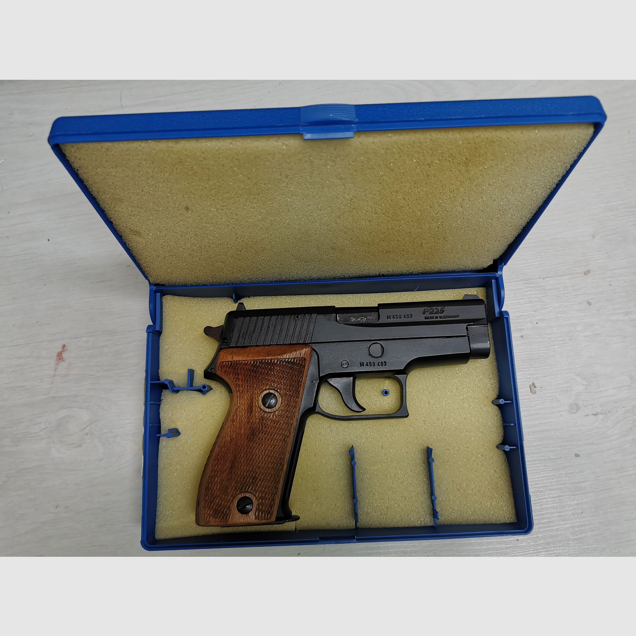 Pistola SIG SAUER P225 9mm