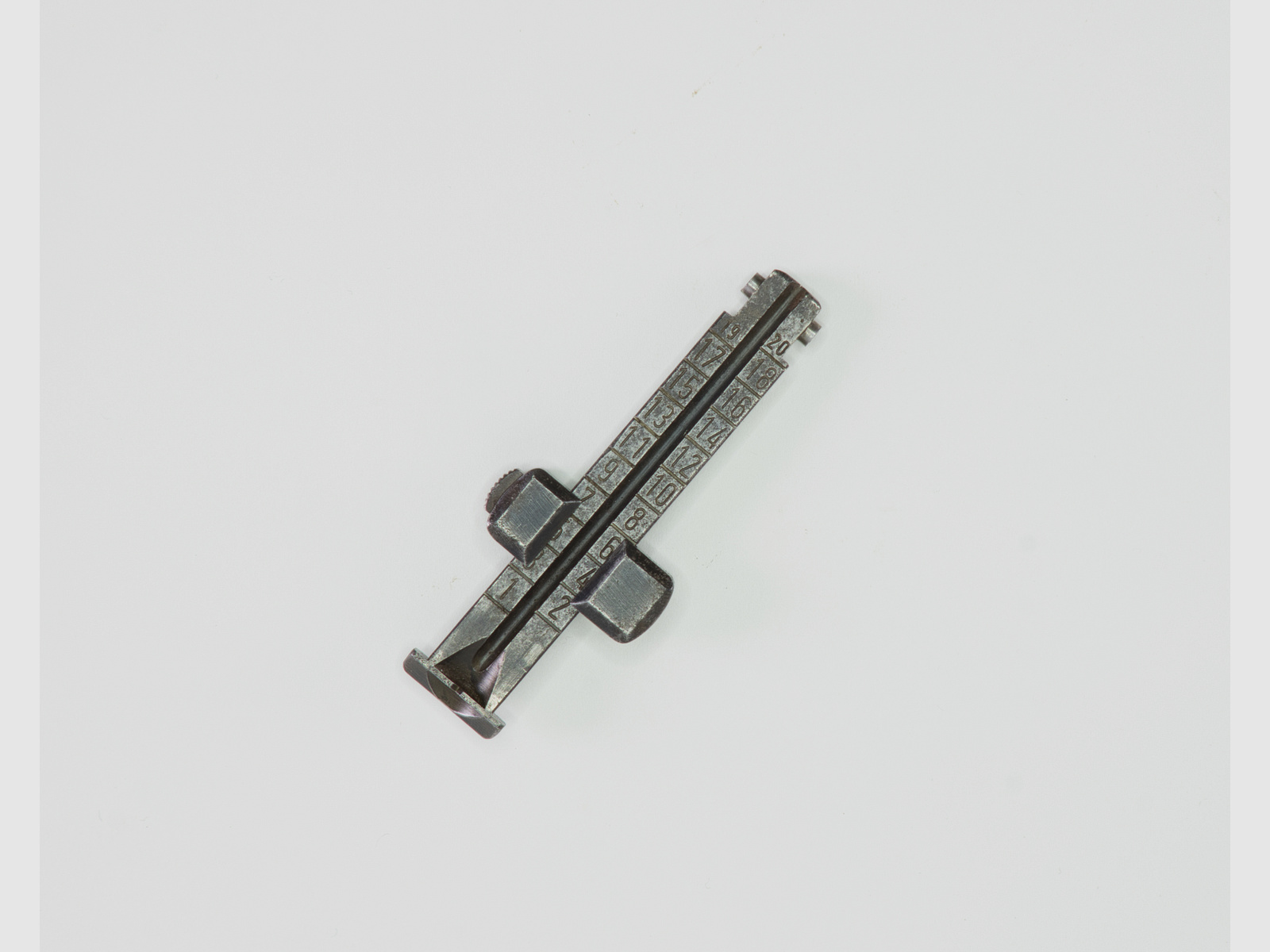 Balkenkorn und Visier mit V-Kimme (2000m) für Karabiner 98k