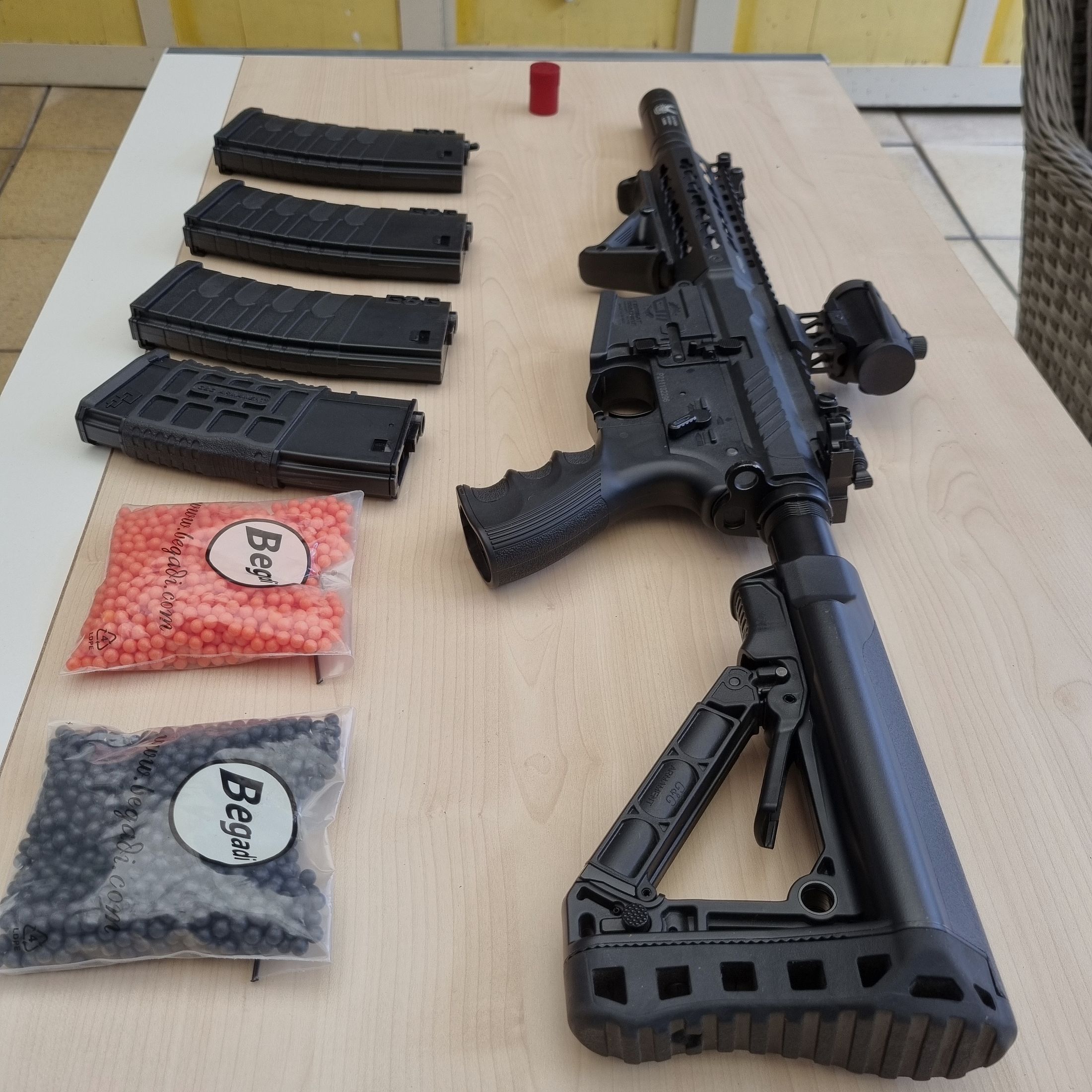 CM16 SRS Sturmgewehr mit Zubehör