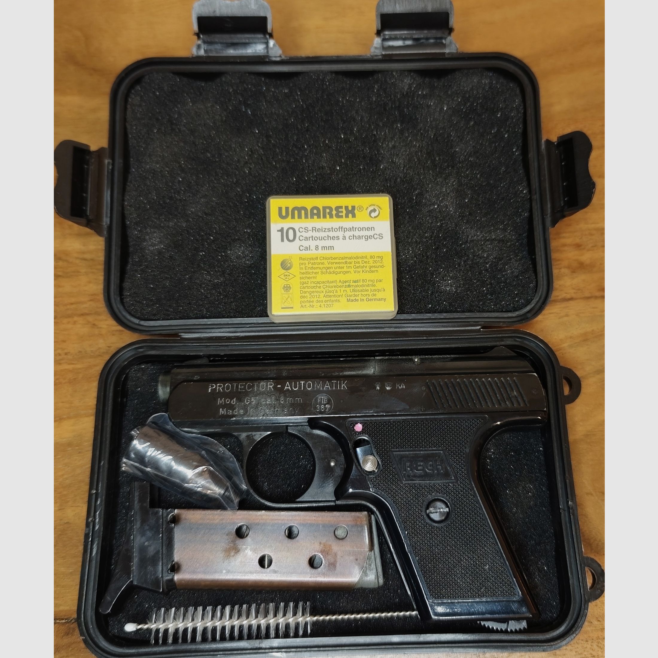 RECK Protector Automatik Mod.G5 PTB 387 Kaliber 8mm +10 Schoten CS Gas van Umarex