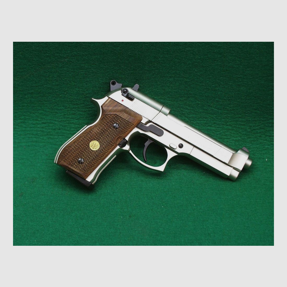 Umarex CO2 Beretta Mod. 92FS, nickel/Holzgriffschale