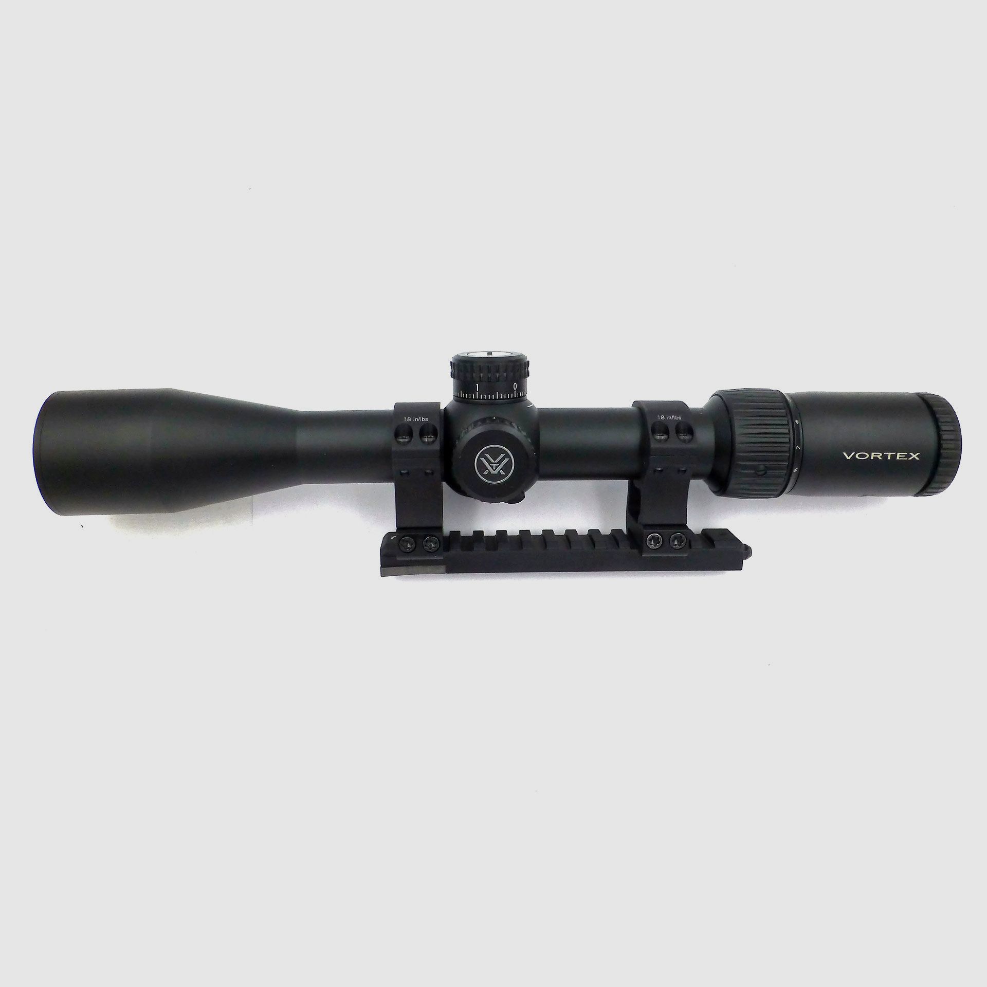 Lunetta VORTEX Diamondback Tactical 4-16×44 MRAD e montaggio per Fass90 / PE90, immagine 1 di 3