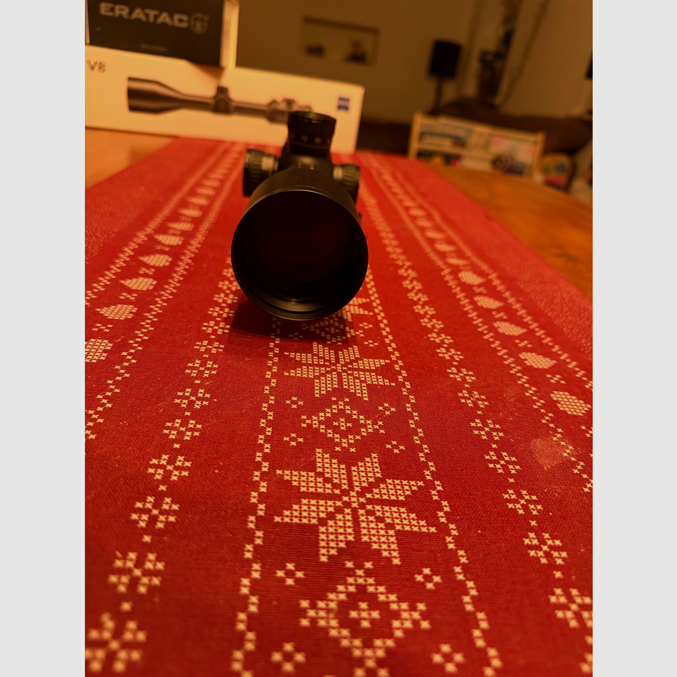 Zeiss V8 2,8–20x56 Zielfernrohr inkl. ERATAC Blockmontage – 1 Jahr alt