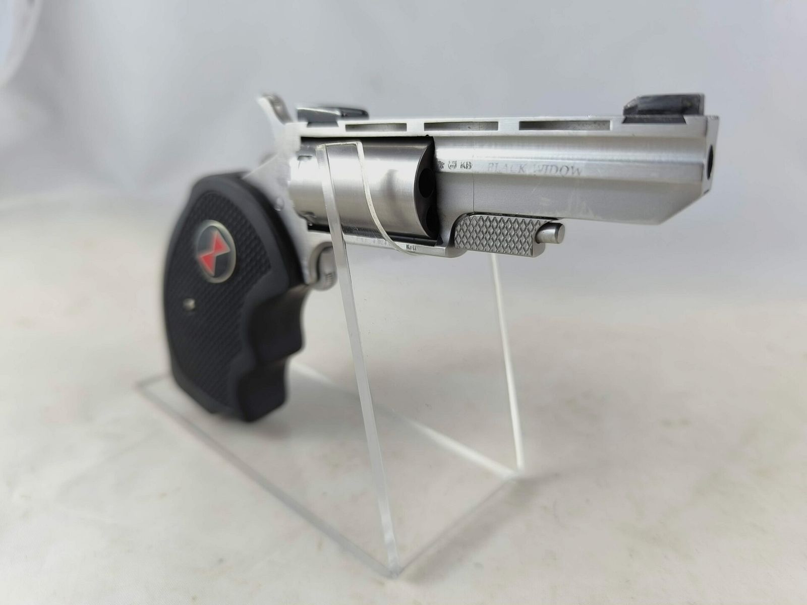 Mini rewolwer Black Widow kal. 22Mag, zdjęcie 1 z 3