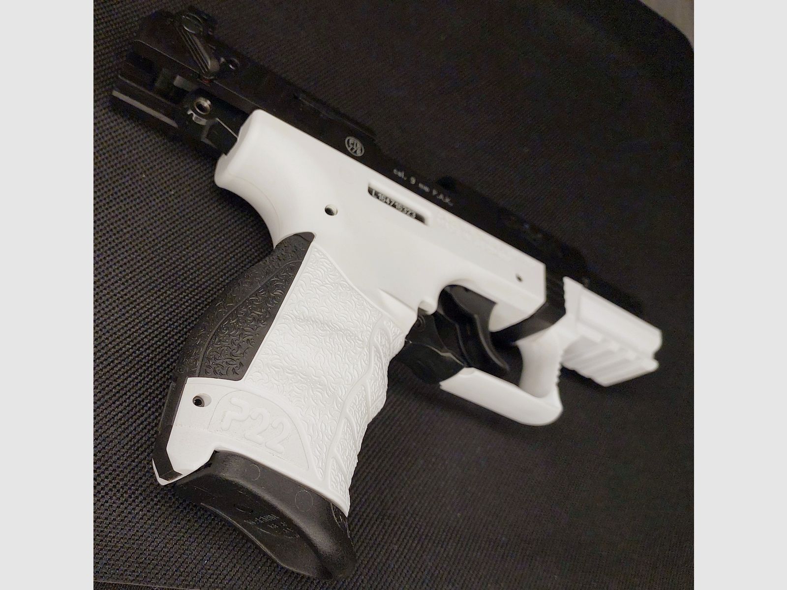 Pistola de fogueo Walther P22Q 9mm P.A.K. modelo especial CHESS (PTB 778) con 2 cargadores - como nueva! [P 22 q]