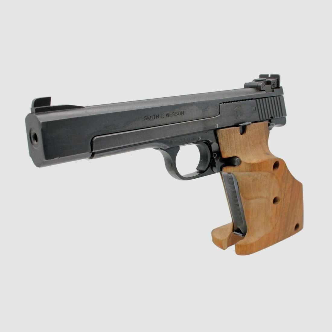 Smith & Wesson firearms Smith & Wesson sport pistol model 41 caliber .22 l.r grip