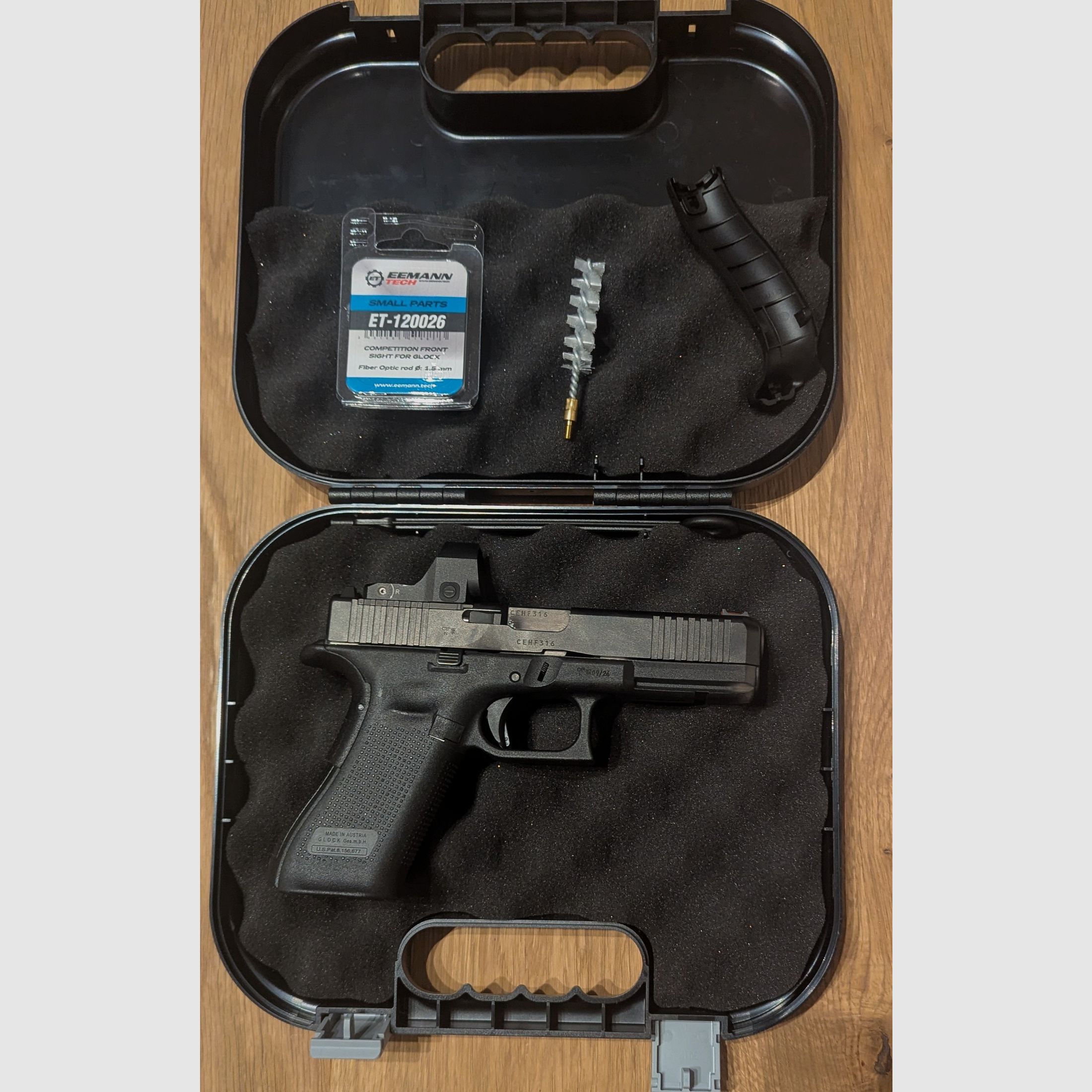 Glock 17 Gen 5 MOS + 4 Magazine + Holster