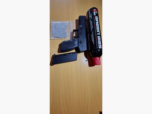 Verkaufe Maverick Gasdruckpistole Komplettset