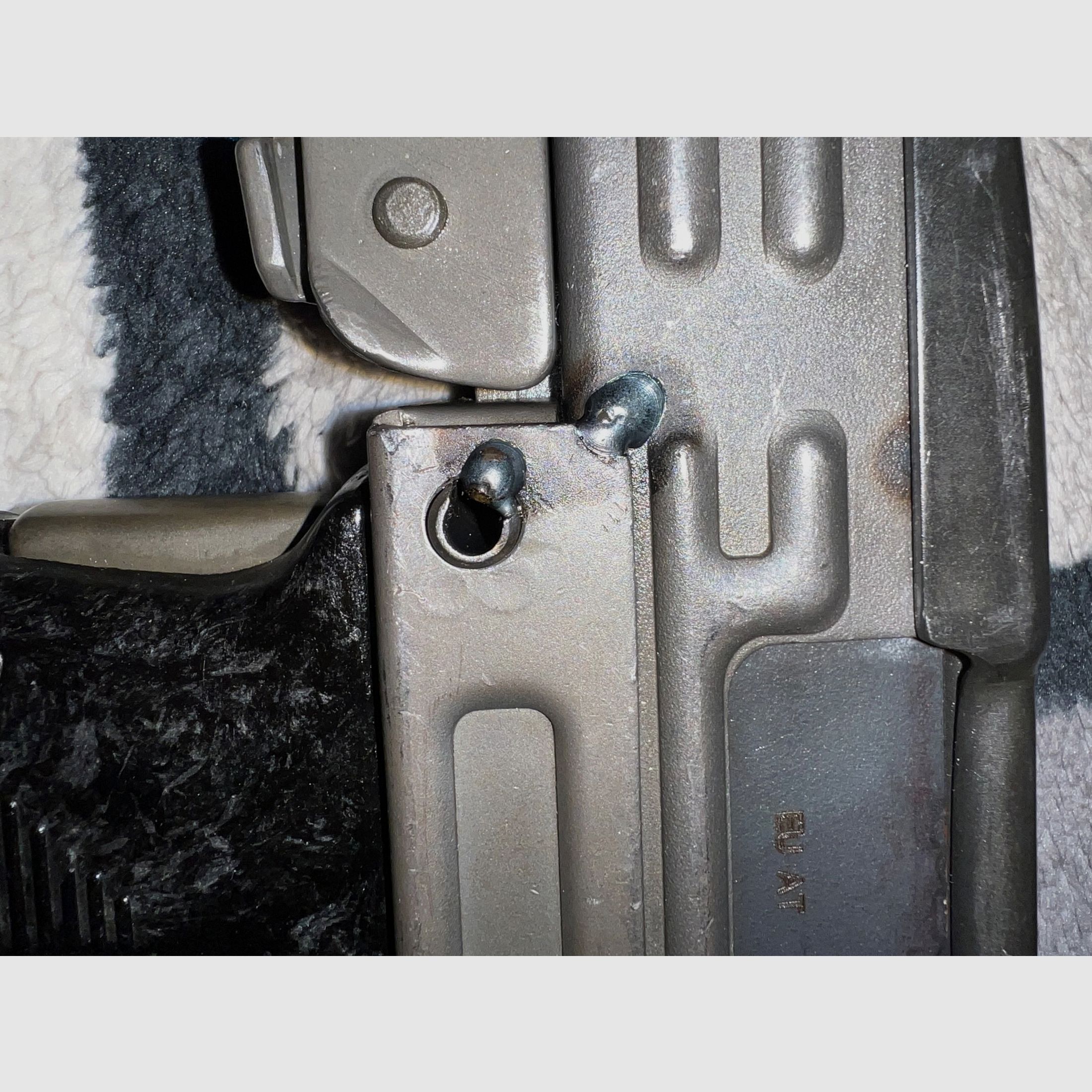 Original IMI Uzi submachine gun – EU deactivated firearm (AT 2022) – Rare Israeli military version with Hebrew stamps & intact folding stock
