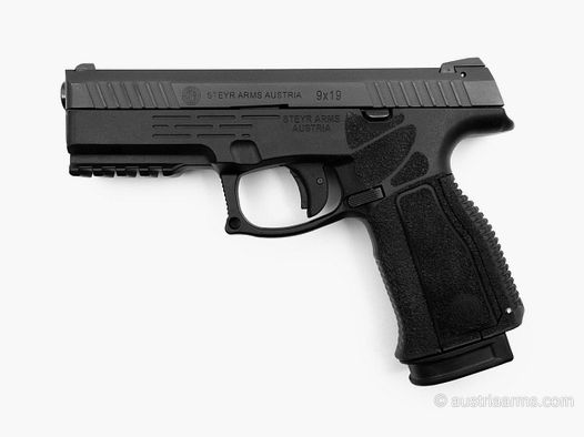 Steyr L9-A2 mit Trapezvisier, neuwertige Gebrauchtwaffe, 9 x 19 mm