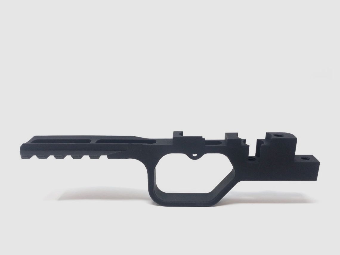 Huben GK1 mit Schalldämpfer, Red Dot und  Export - Version: Abzugsbügel mit Picatinny