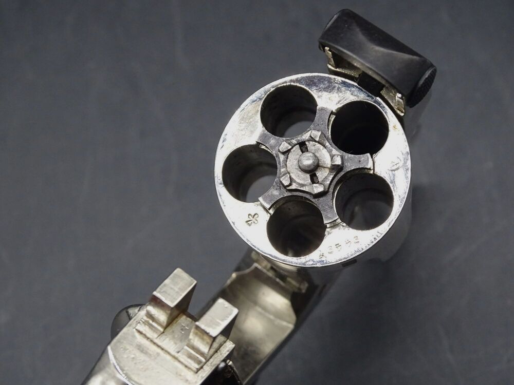 Smith & Wesson 1902 Hammerless Niquelado Calibre .32S&W 1902 Hammerless