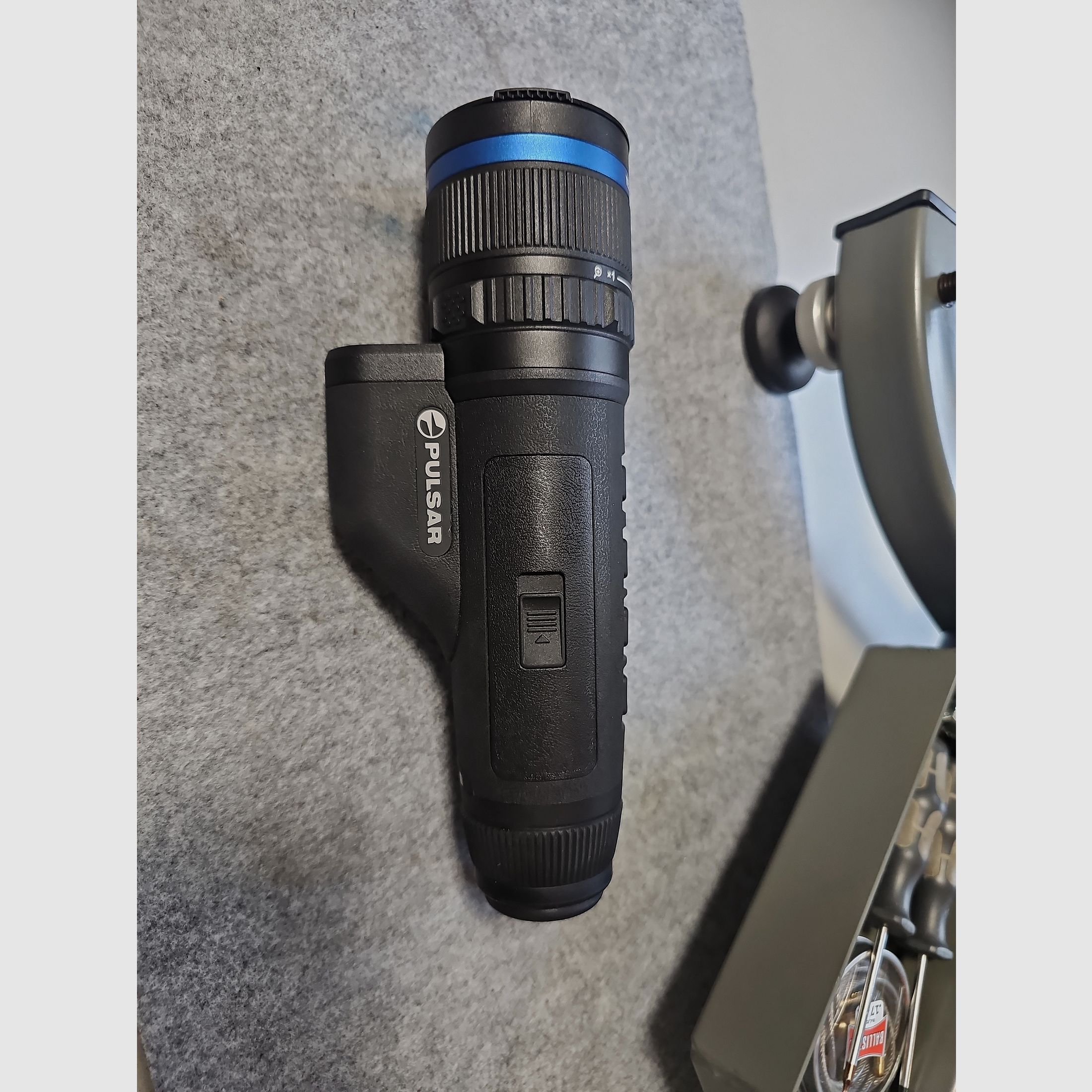 Pulsar TELOS LRF XP50 avec 2 batteries comme neuf