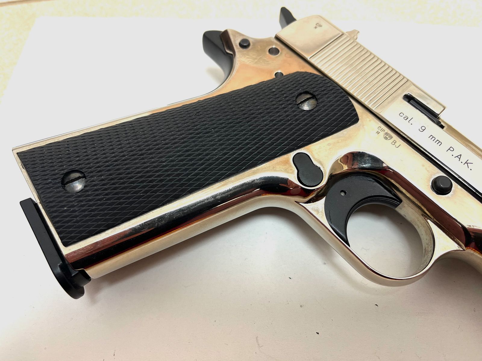 ••• Colt Government 1911 Griffschalen - Kunststoff - original •••