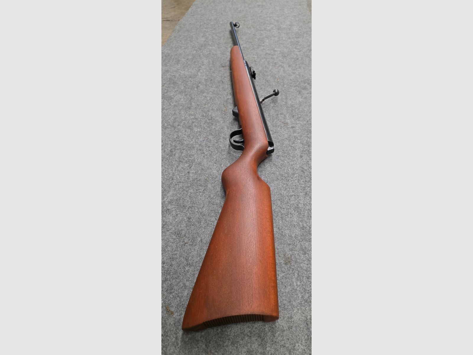 Special version with only 2 screw fastening and short length Haenel 310 with standard trigger repeater Kirmes 4.4 mm air rifle