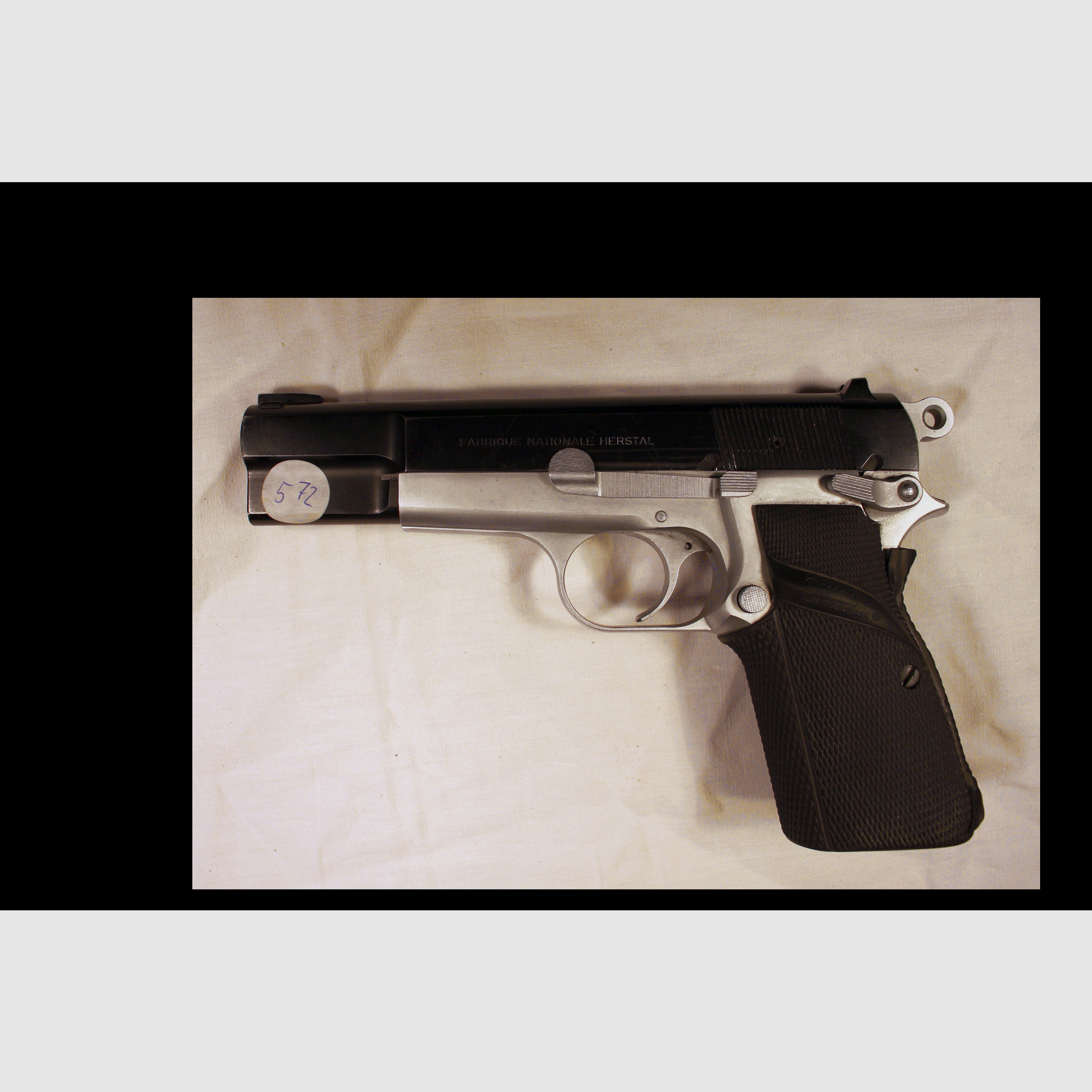 Pistole FN High Power