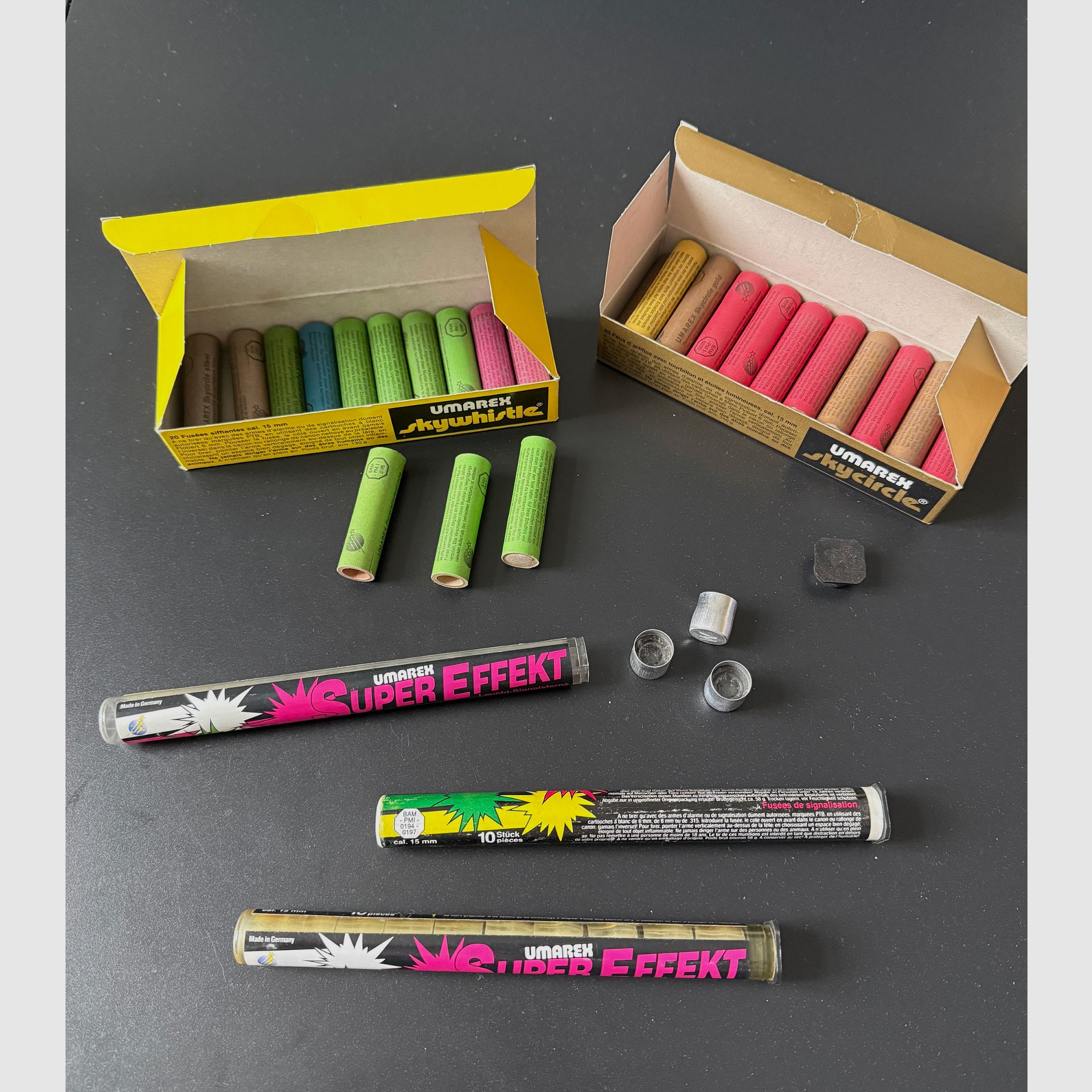 UMAREX - 63-piece firework set for launch from a launch cup in various designs