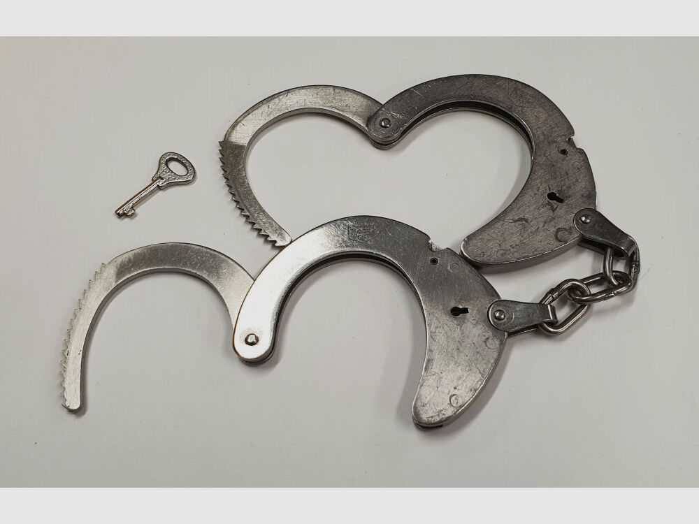 CLEJUSO Clemen & Jung e.K. Handcuff CLEJUSO No. 12 R, stainless steel handcuff, made in Germany, used