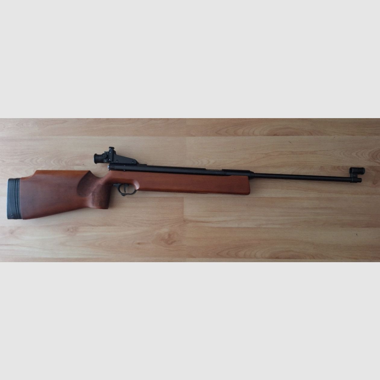 Karabin pneumatyczny Haenel 312 z bocznym naciągiem