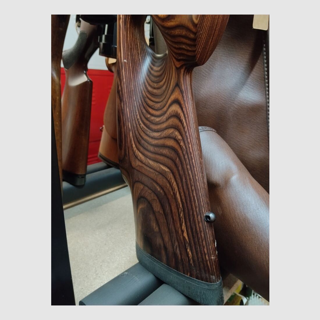 Howa M1500 Varmiter Thumbhole Supreme