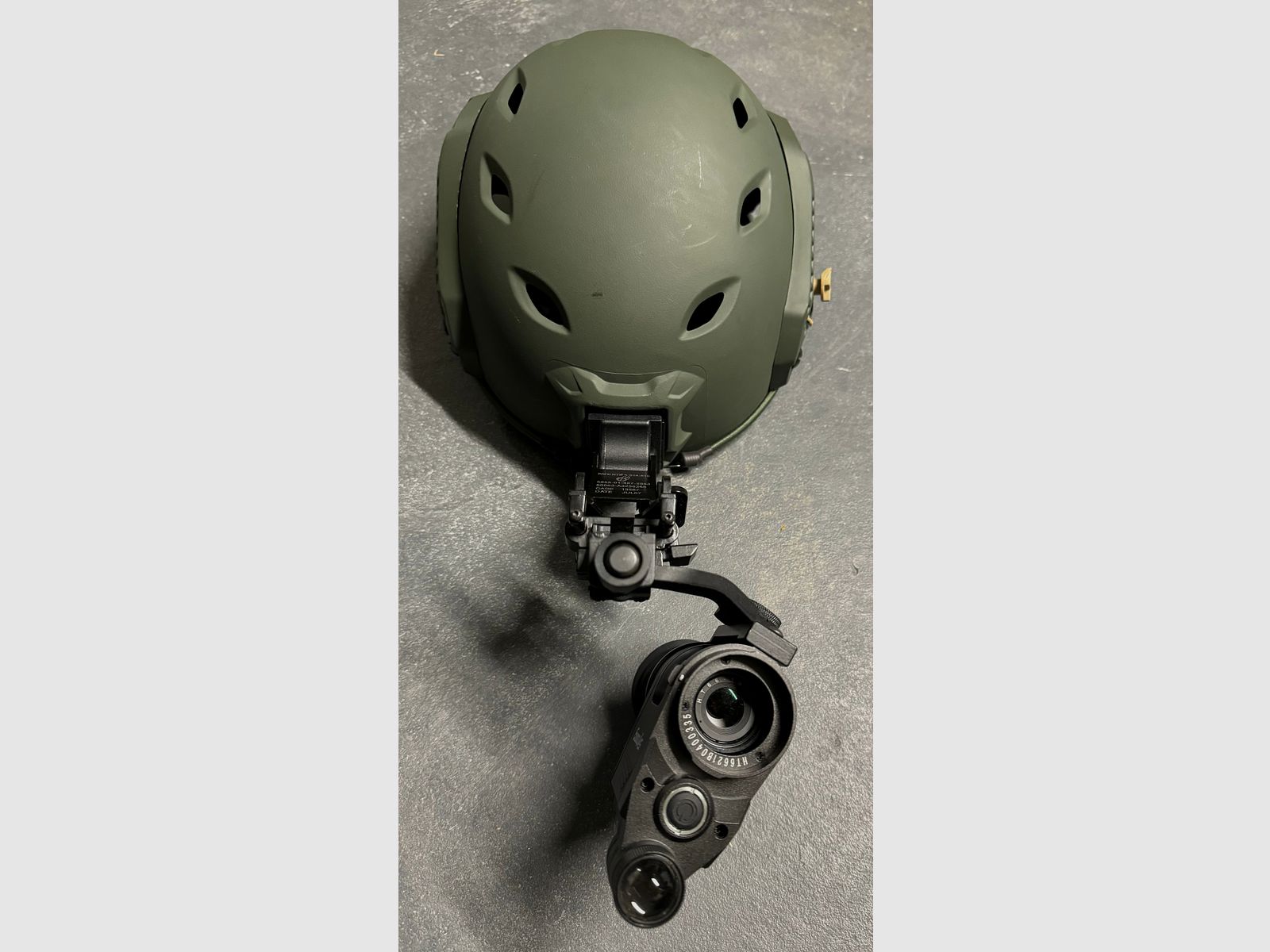 Nachtsichtgerät Waffen- und Helmmontage Sytong HT 66 German Ed. mit IR Strahler und Helmadapter