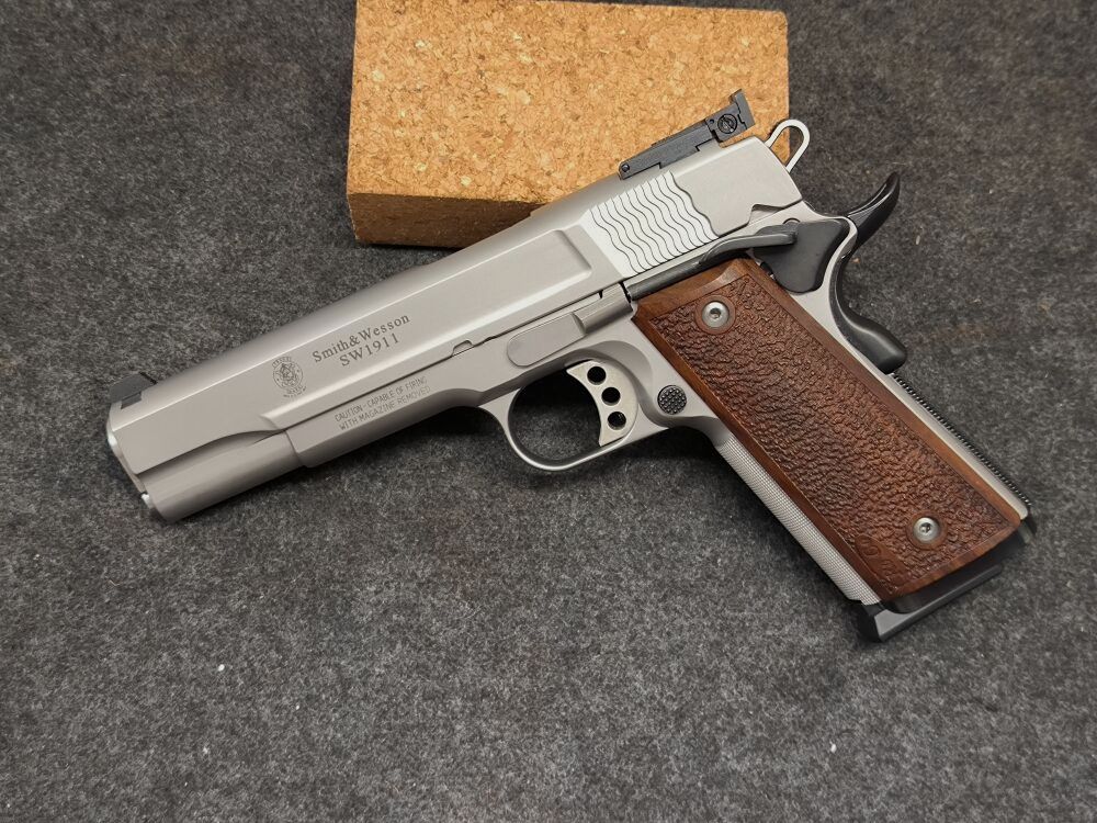 Smith & Wesson	 SW 1911 Pro Series 5" AS