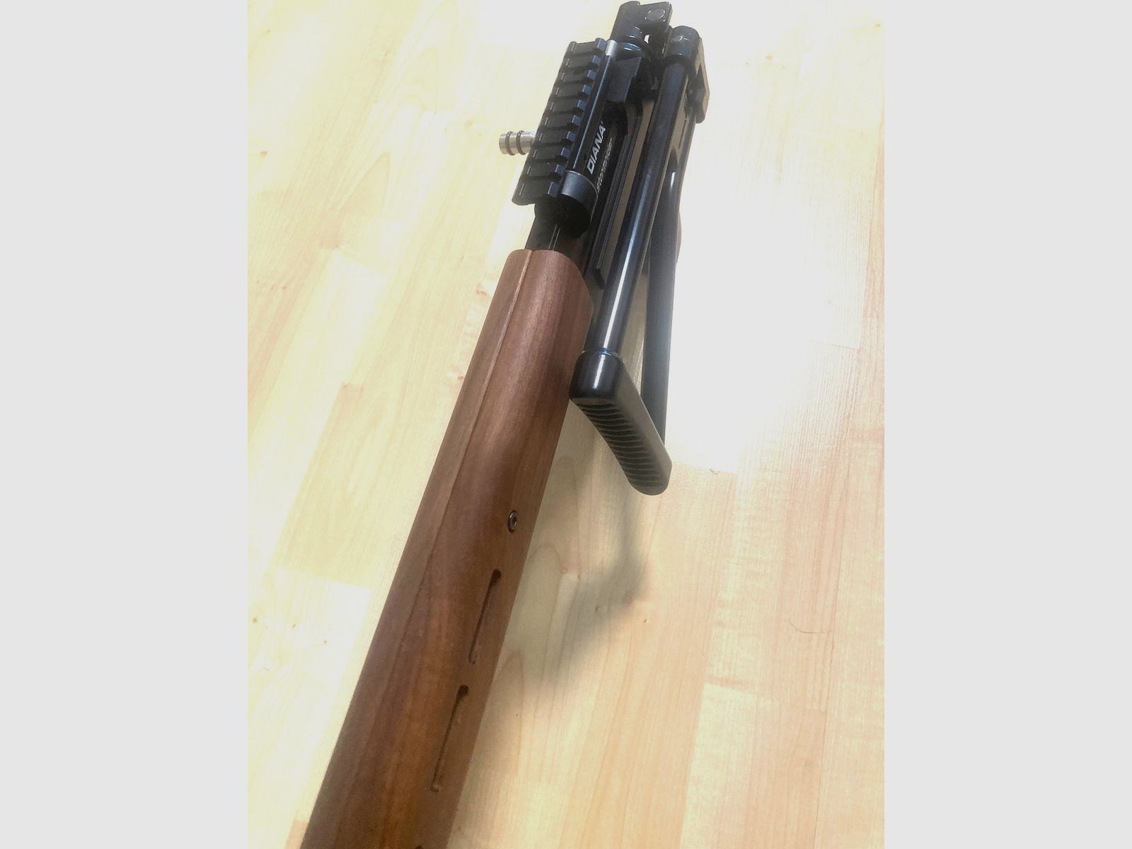 Carabina ad aria compressa Diana Stormrider "Paratrooper Classic" con sistema di stock pieghevole in alluminio stile WW2/50s, F libera da 18 anni con kit export 35J, immagine 5 di 8