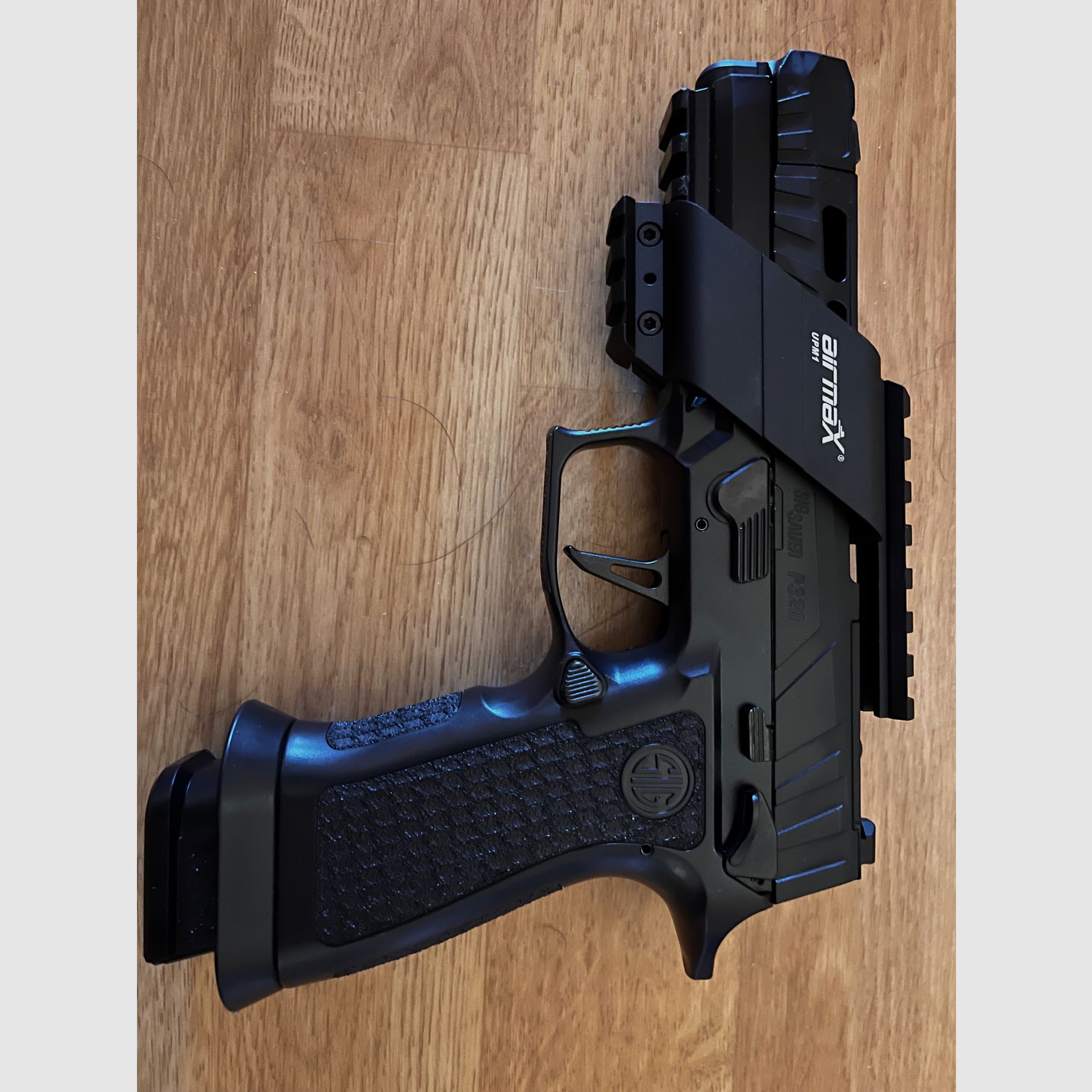 SIG Sauer P320 SPECTRE Comp Blackout CO₂ Blowback pistola de aire – 4,5 mm Diabolo, imagen 1 de 4