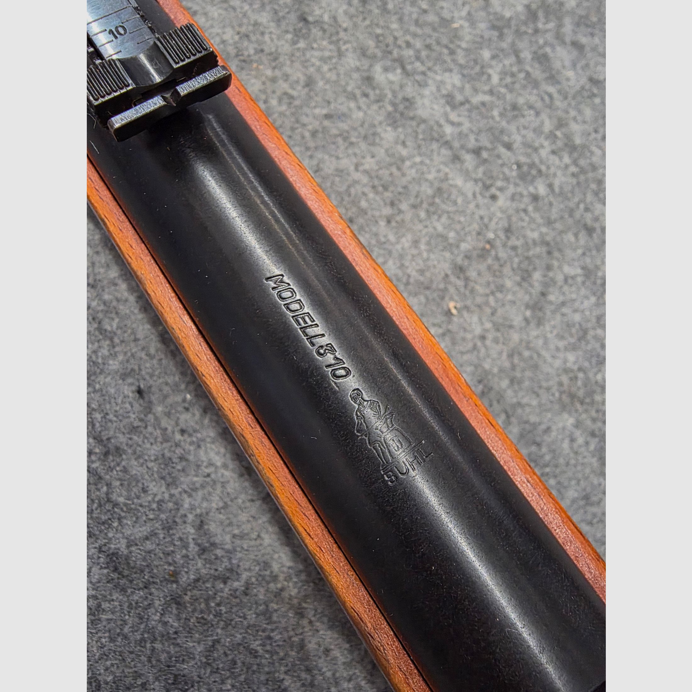 2.) Haenel Mod. 310 con sicura in Bakelite, caricatore Kirmes, fucile ad aria Cal. 4.4mm