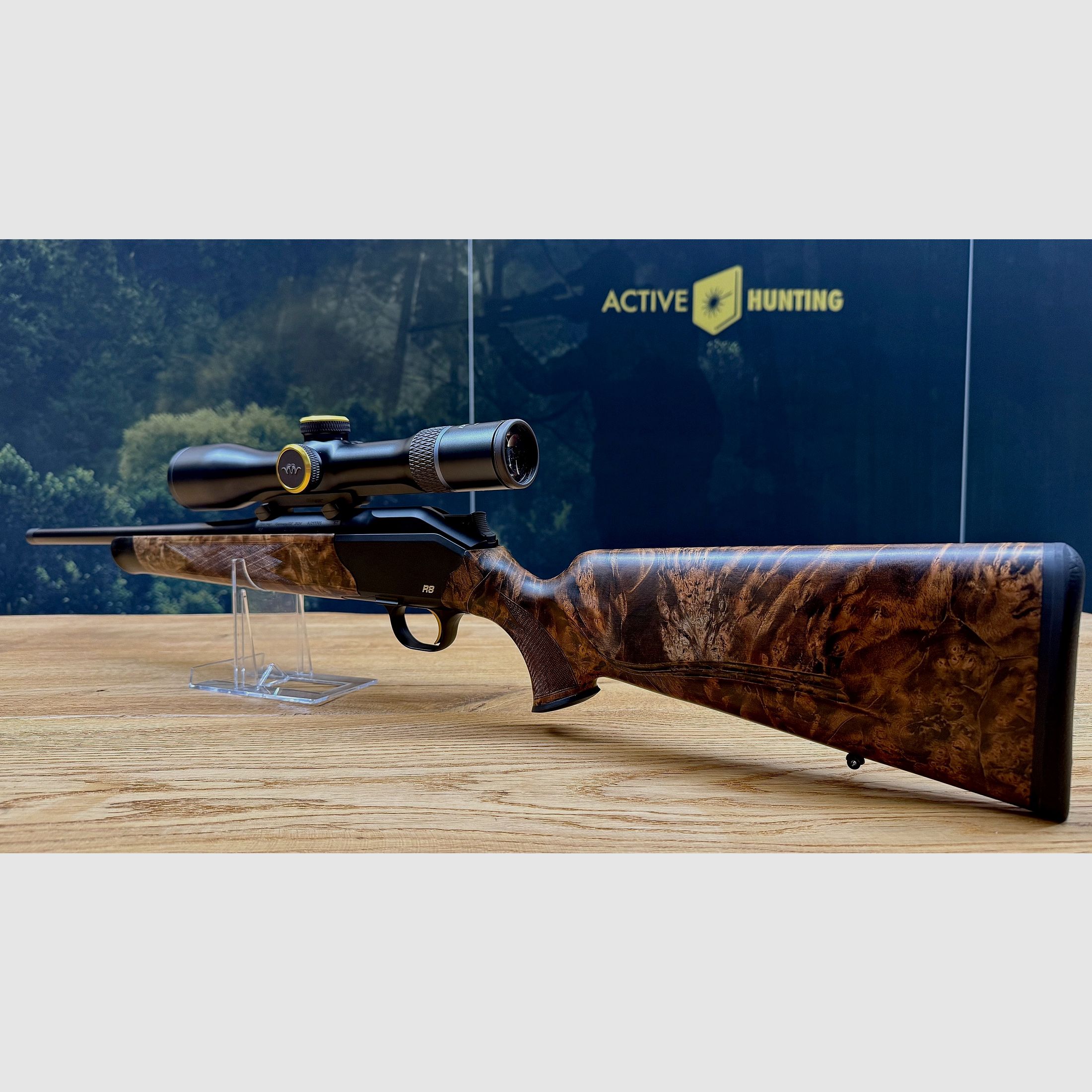 Blaser R8 Custom Schaftholz HK 9-10 / inkl. Blaser B1 2,8-20x50 Custom / mit vielen Goldelementen / TRAUMWAFFE