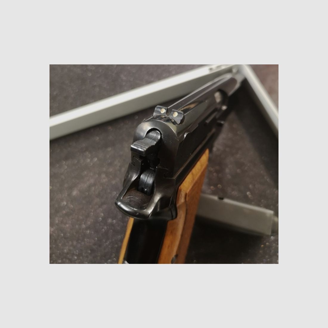 LUGER M90 Selbstladepistole  GANZSTAHL "Sammlerstück"