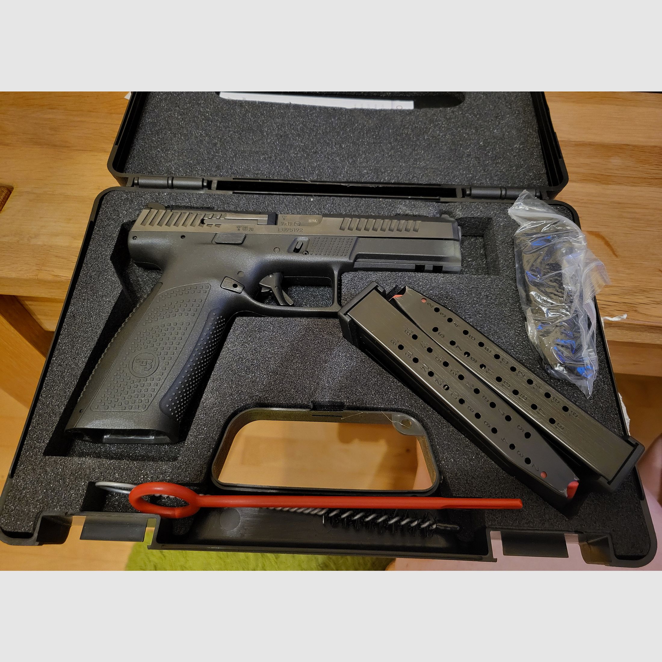 CZ P-10 F