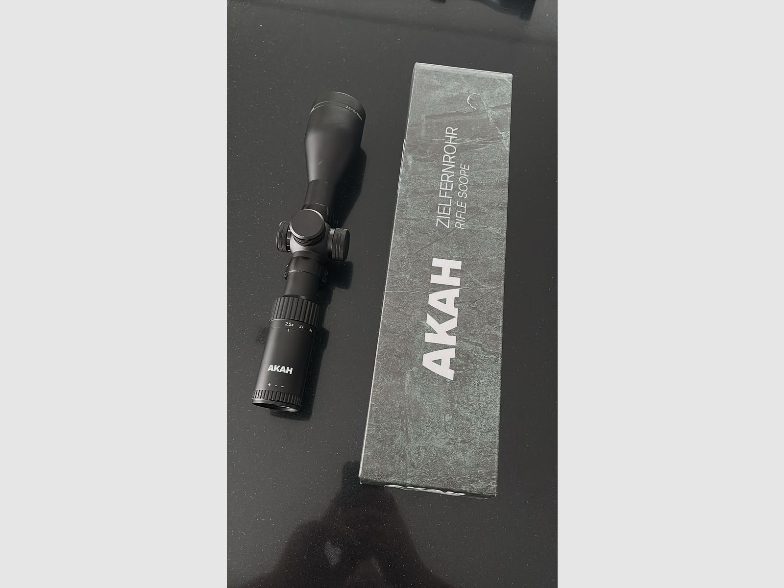 Akah 2,5-10x 50 como nuevo, incluyendo montaje