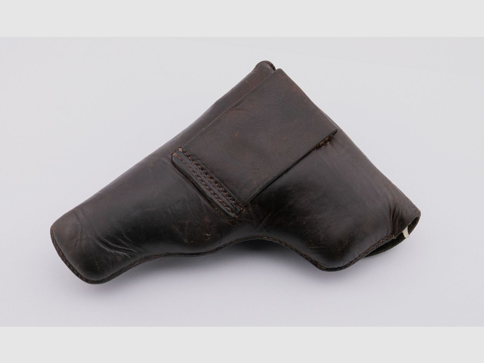 Selbstladepistole Leonhardt mit Tasche
