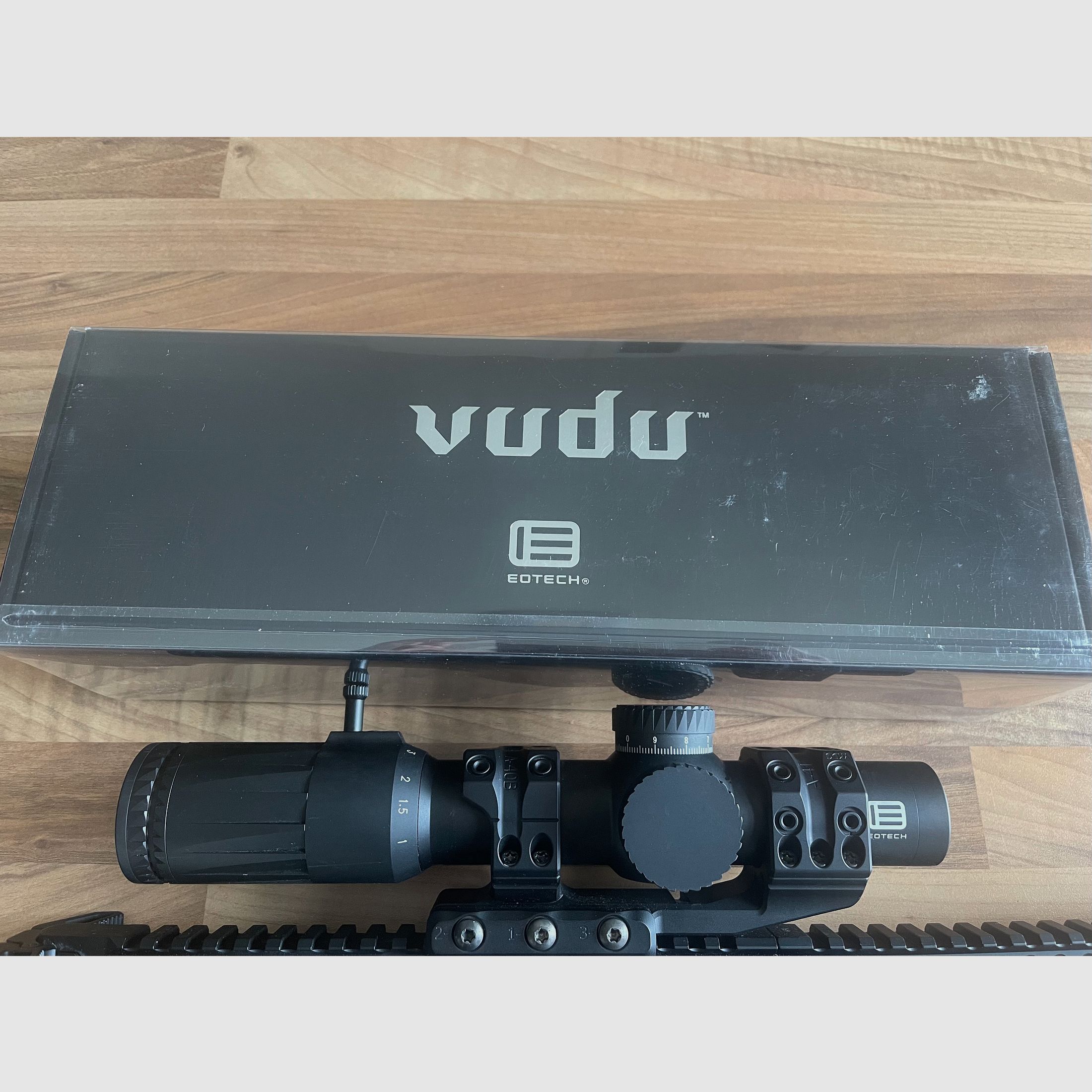 Eotech Vudu 1-10x28 + Spuhr Montage
