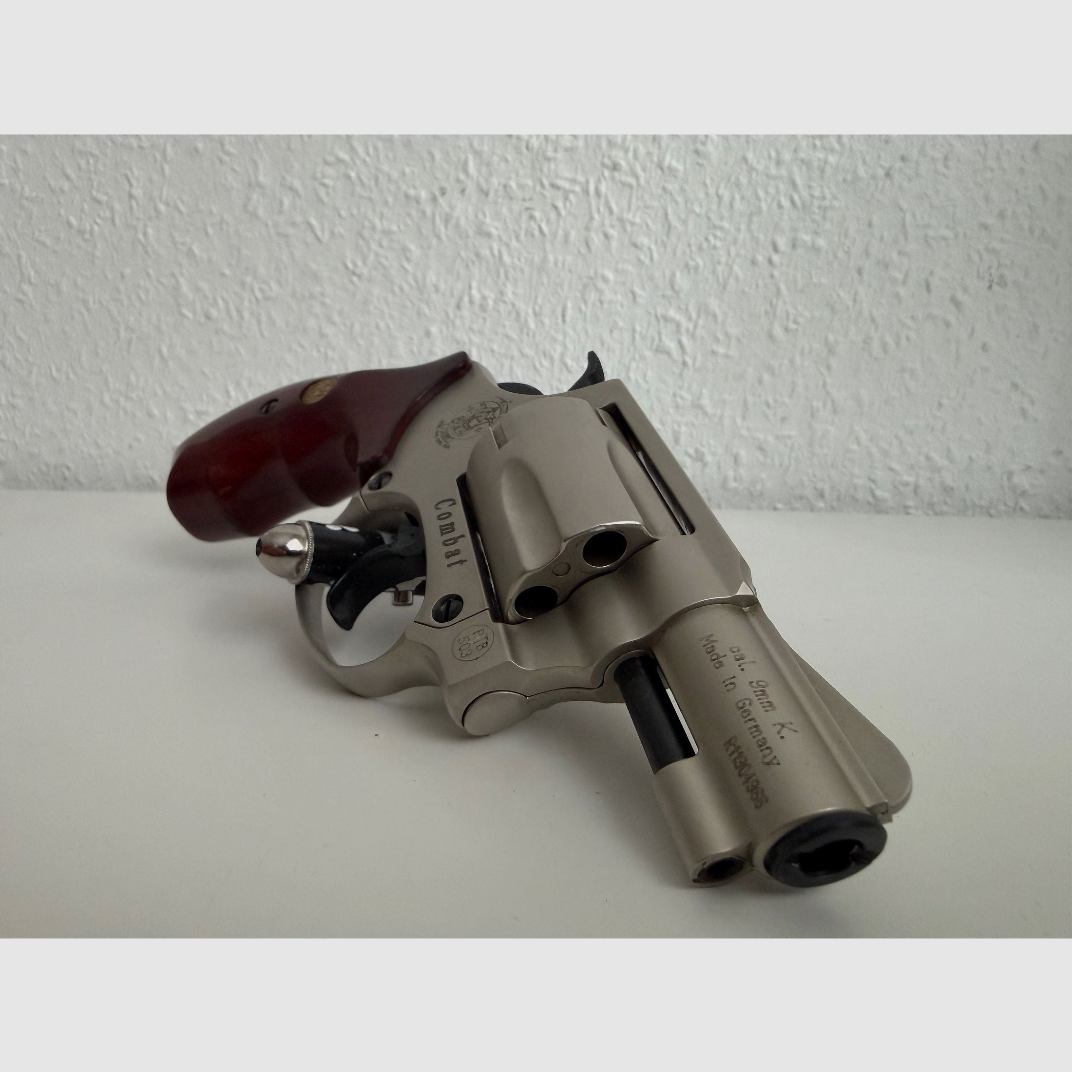 Smith & Wesson Chiefs Special Combat Cal. 9mm R.K with wooden grip