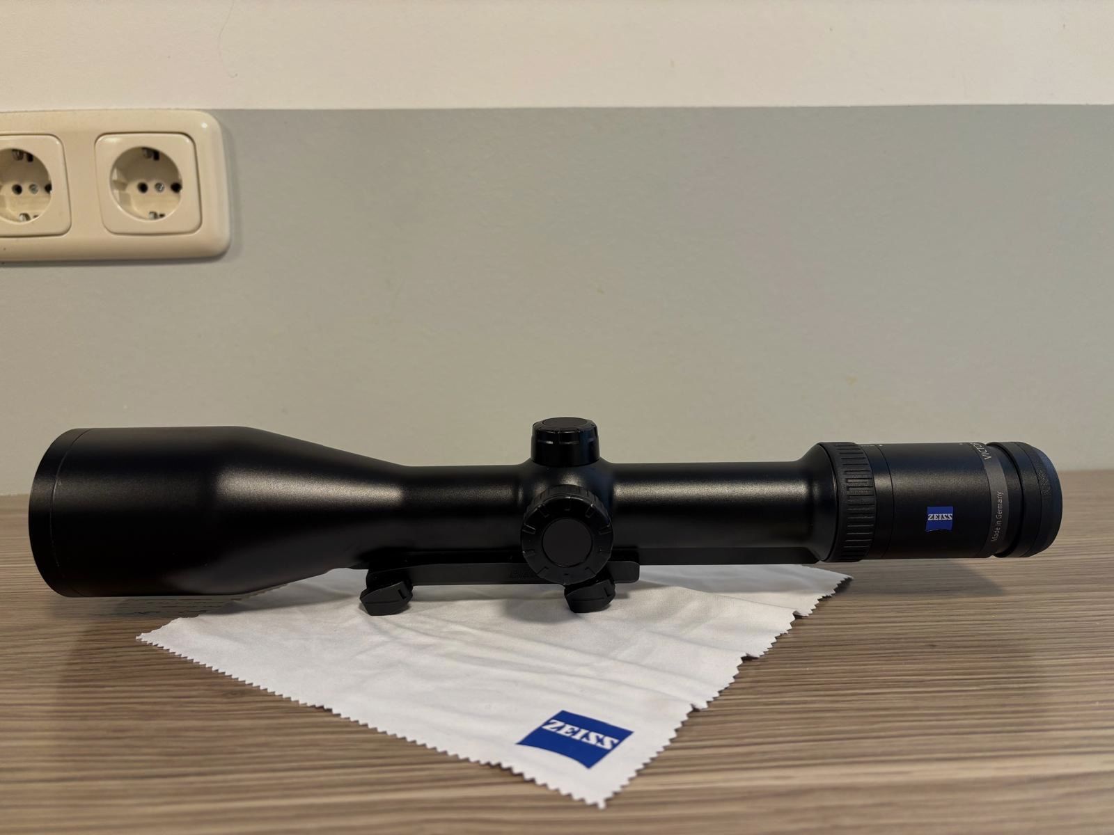 Zeiss Victory HT - 3-12x56 M Abs. 60 bel inklusive Blaser Sattelmontage