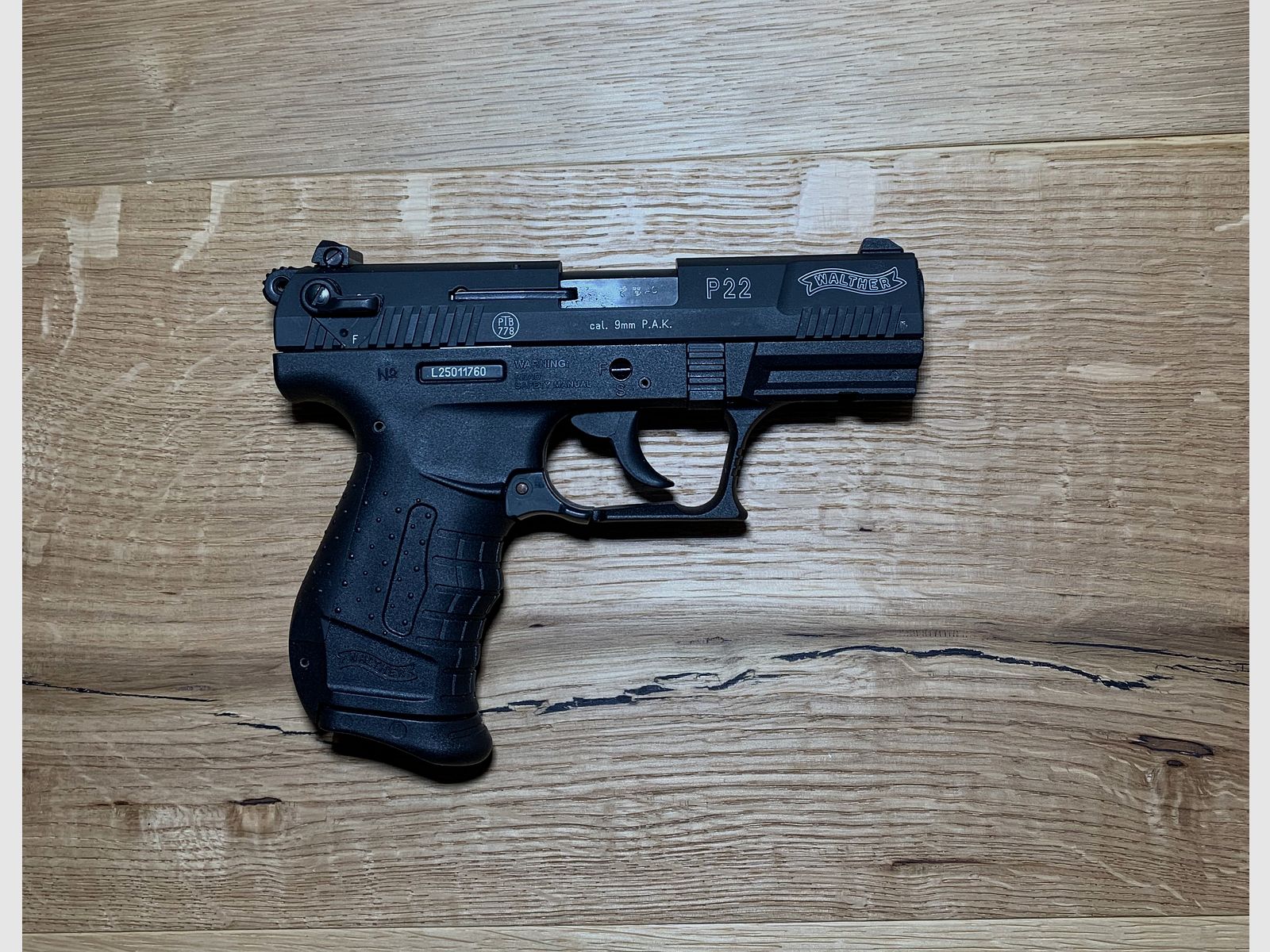 Walther P22 signal pistol 9mm P.A.K. by Umarex