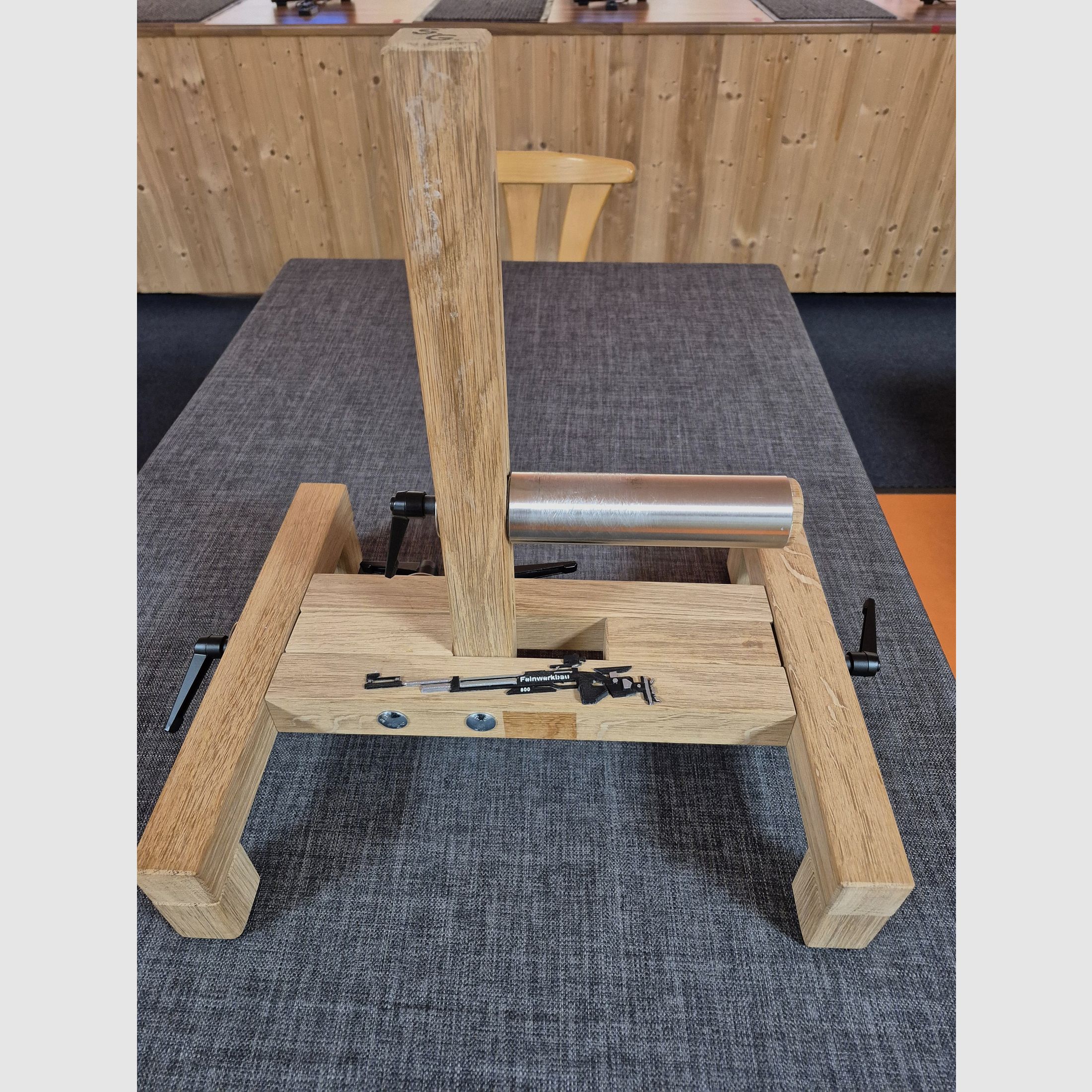 Support de précision en chêne avec appui en acier inoxydable (prix neuf 149€), image 2 sur 3