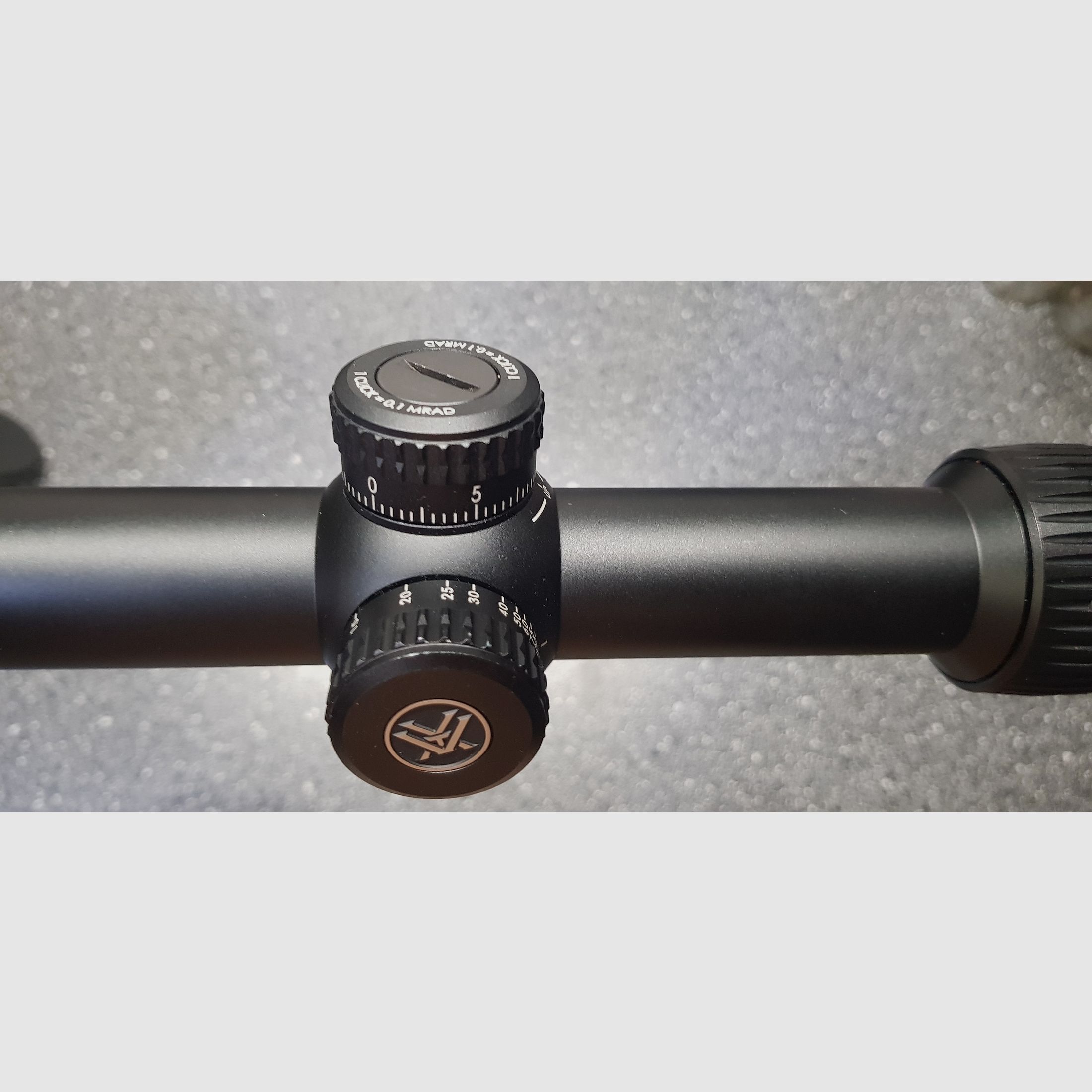Vortex Diamondback Tactical 6–24×50 FFP EBR-2C MRAD (DBK-10029) inkl. Originalkarton & Zubehör