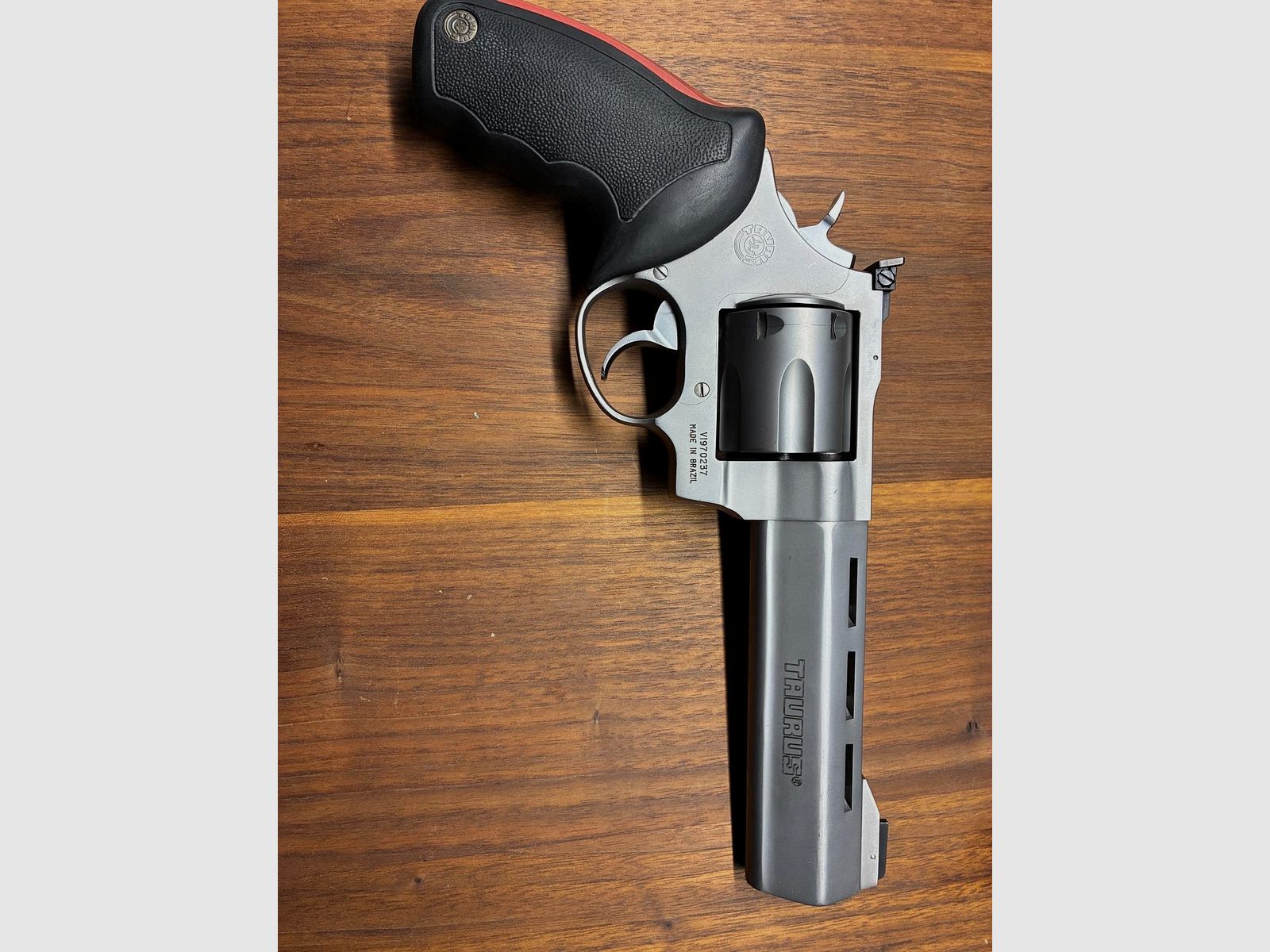 Taurus Raging Bull Revolver 44 Magnum 6" stainless steel like new