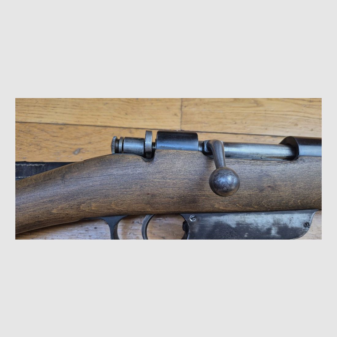 Sehr schöner Kavallerie-Muskete oder Moschetto da Cavalleria Carcano Modell 1938 – Arsenal von Gardone V.T. – Kal. 6,5×52 – Integrierte Klappbayonett – Gewehrriemen – Waffe von 1940 – Holz in TBE – Sehr gute Mechanik und sehr schöner Lauf – TBE+/TBE++, Bild 5 von 28
