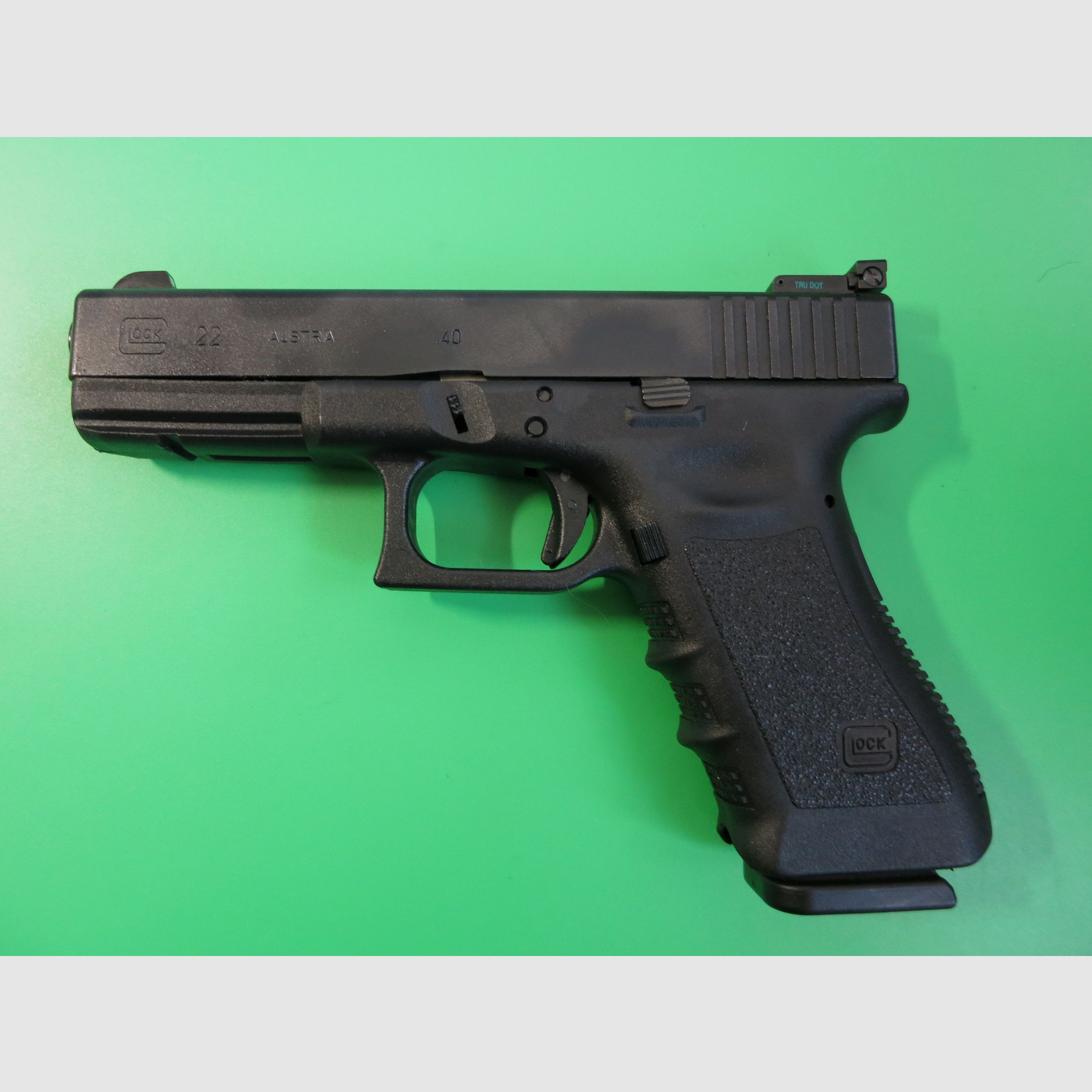 Self-loading pistol GLOCK 22 Gen3, cal. .40 S+W, display piece #64