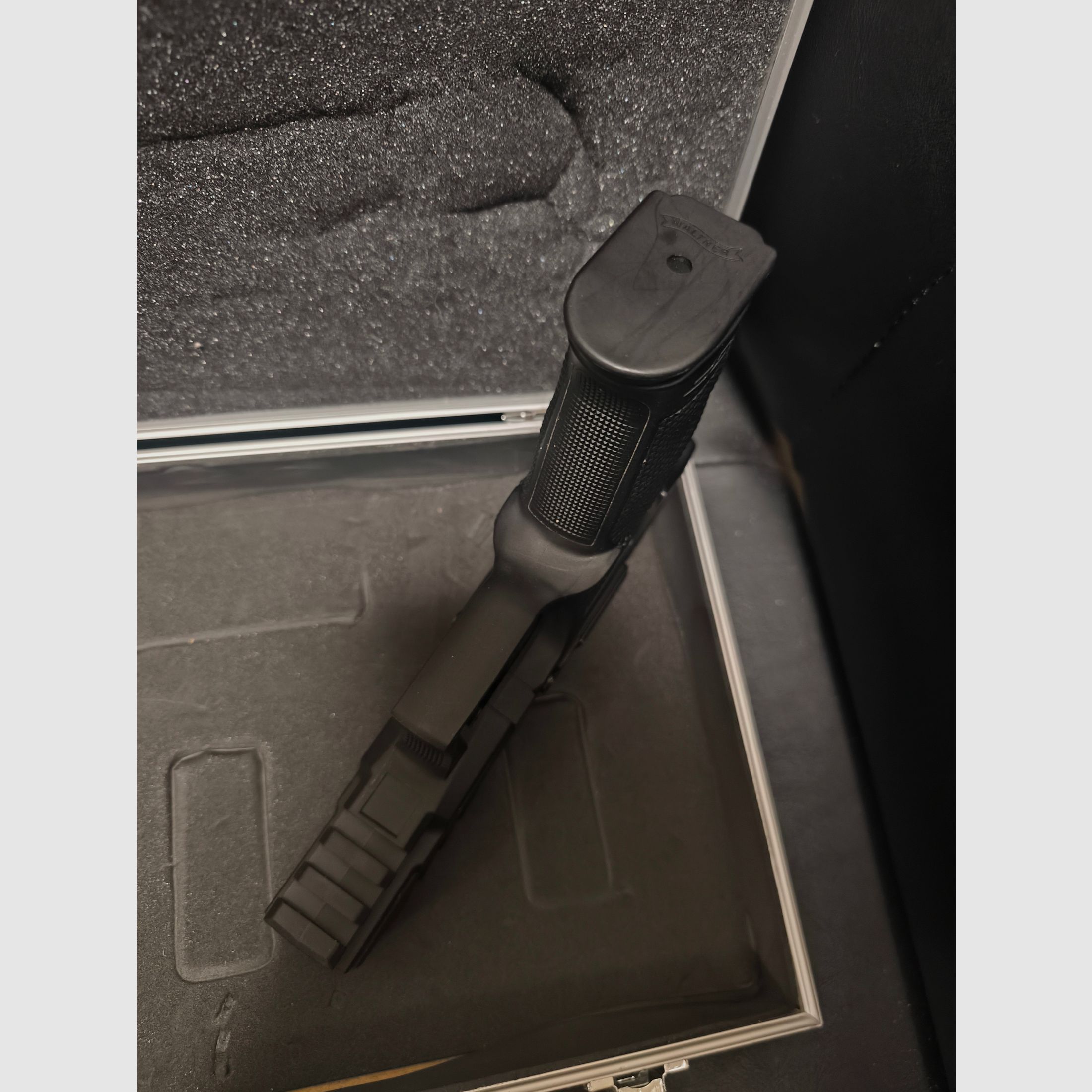 ⚠️ Achtung MagFed Freunde, Walther PDP Compact 4 T4E, Kaliber .43 nur 1 Magazin zur Probe Geschossen, Funktionell & Optisch sehr  guten Zustand & Dichtung ist Absolut Dicht!! Sowie 1 Packung 10er Walther Co2-Kartuschen & Munition +Passenden Holster v. Umarex, ⚠️ Versandkosten Frei!! 