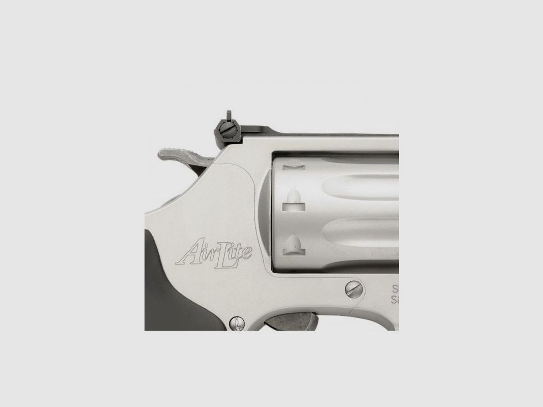 Revolver S&W 317 Kit Gun Cal. 22 LR, immagine 4 di 7
