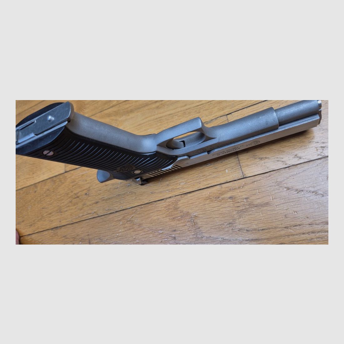 Selten und schöner Automag II Pistol – Kaliber 22Magnum – Herstellung AMT – Edelstahl von A bis Z – In 4 1/2 Zoll – Ausgezeichneter mechanischer Zustand – 2 Magazine – TBE+, Bild 8 von 18
