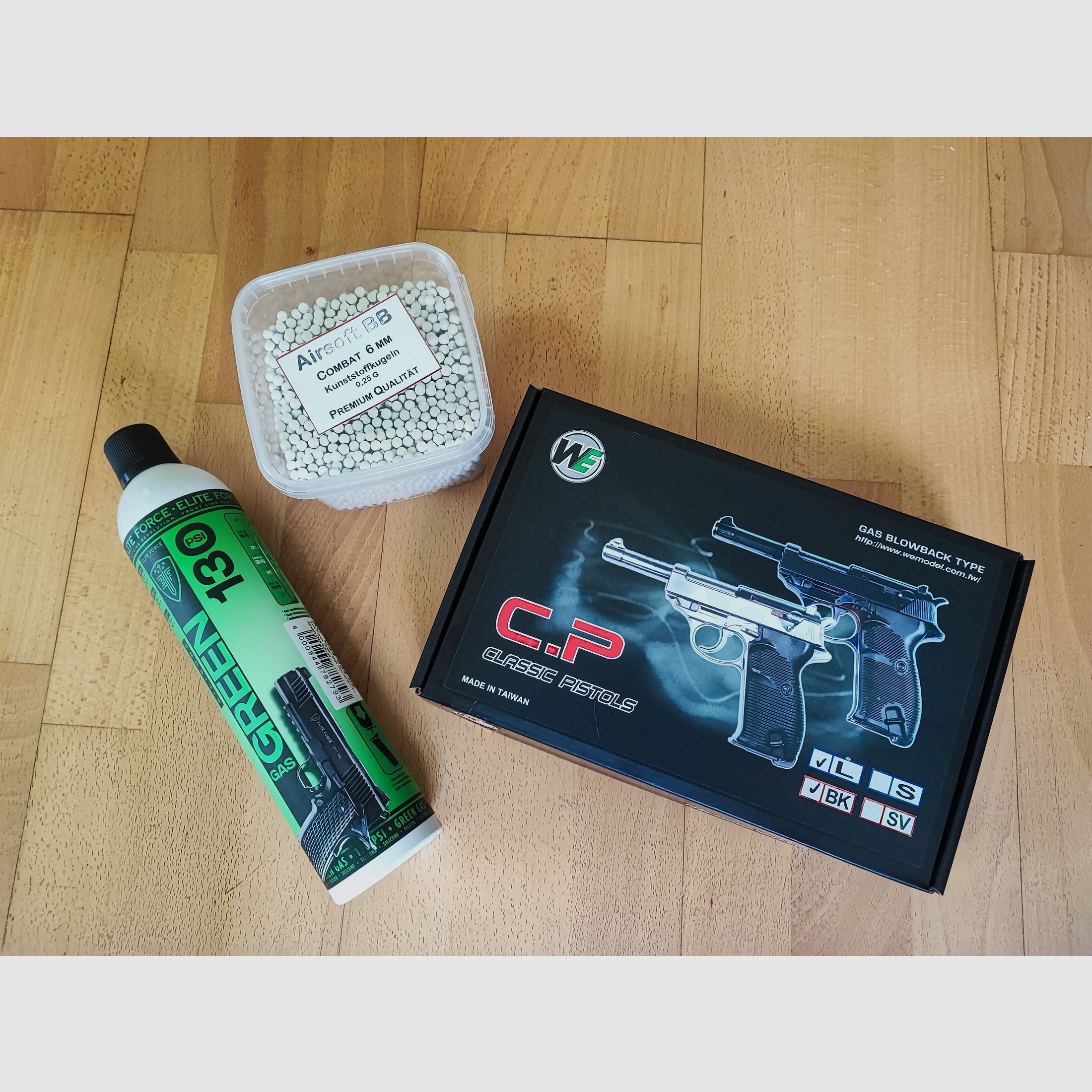 WE Walther P38 WW2 Full Metall GBB Airsoft Gun plus Zubehör